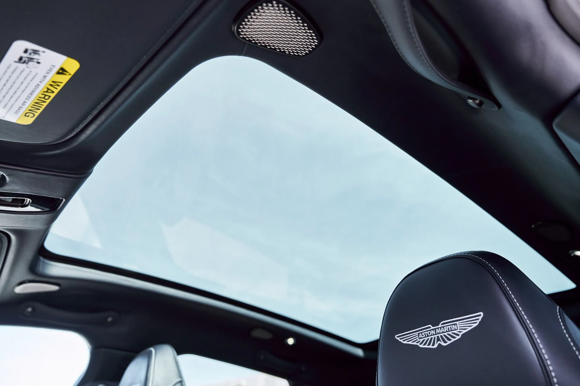 mph045_757279890_Used_2025_Aston_Martin_DBX_707_1771642291_453cfab201