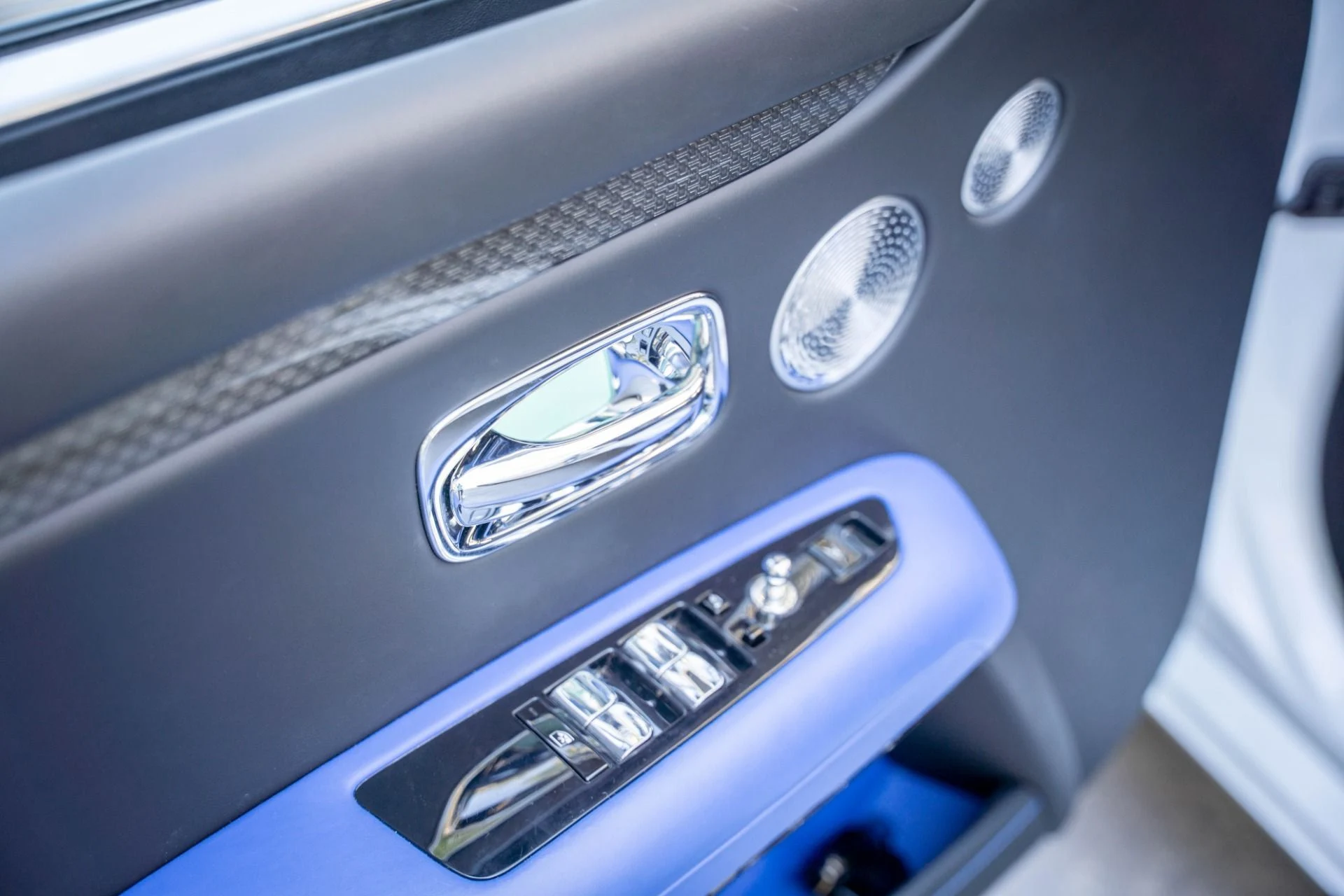 mph045_784803890_Used_2022_Rolls_Royce_Black_Badge_Ghost_1772144712_a1a0919571