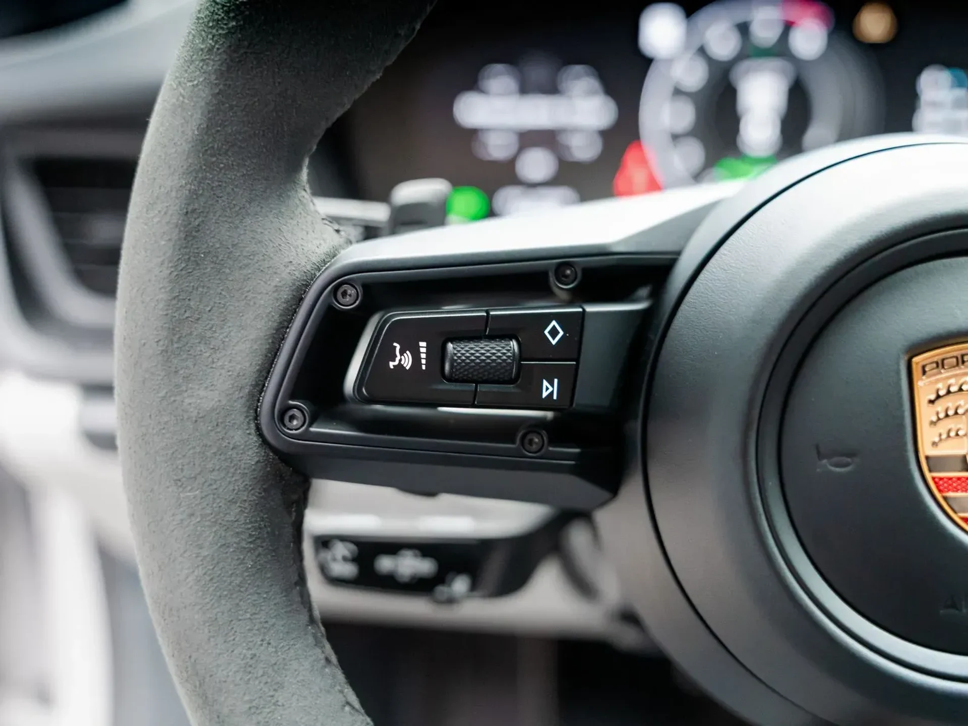 mph045_79548145_c8b7fd83_b9e6_4765_a16e_f2d7ca3ea030_27f03f576a