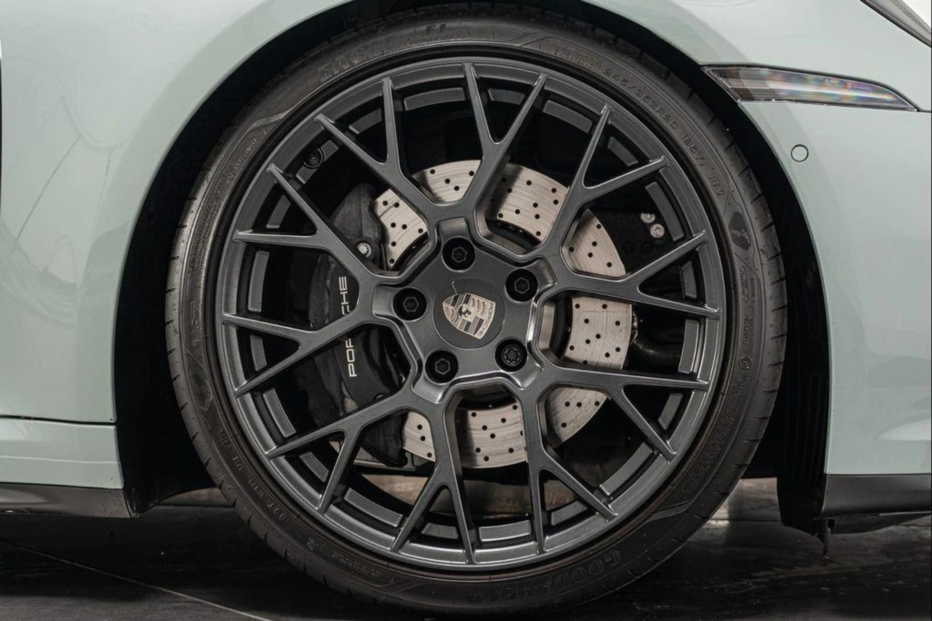 mph045_799551102_h_W5zn9j_K_Ze_Lzvi_NB_Wu_R_As_CT_7j_Pw_6539cff9df