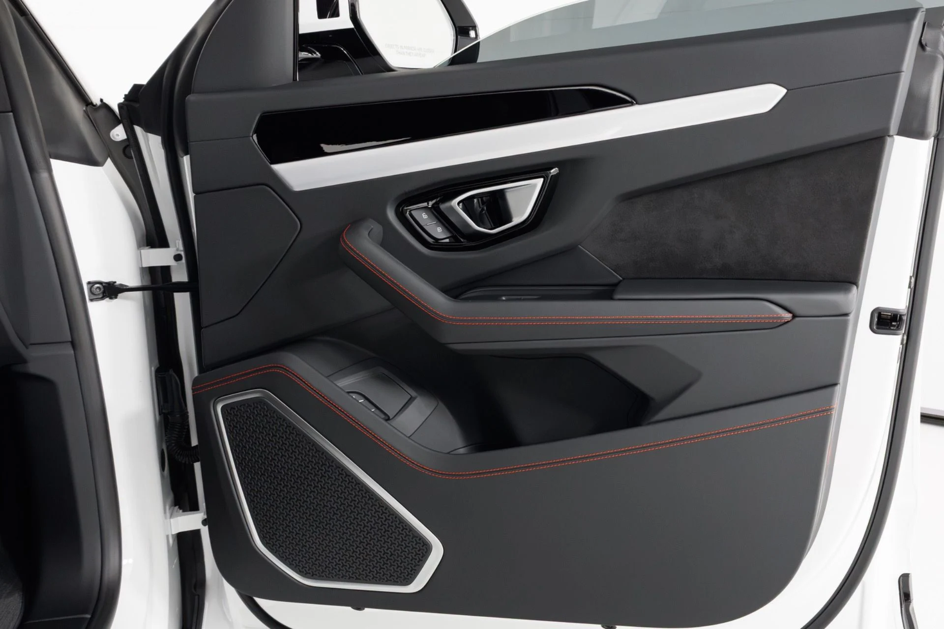 mph045_801959894_Used_2024_Lamborghini_Urus_S_1788297644_c19b15e962