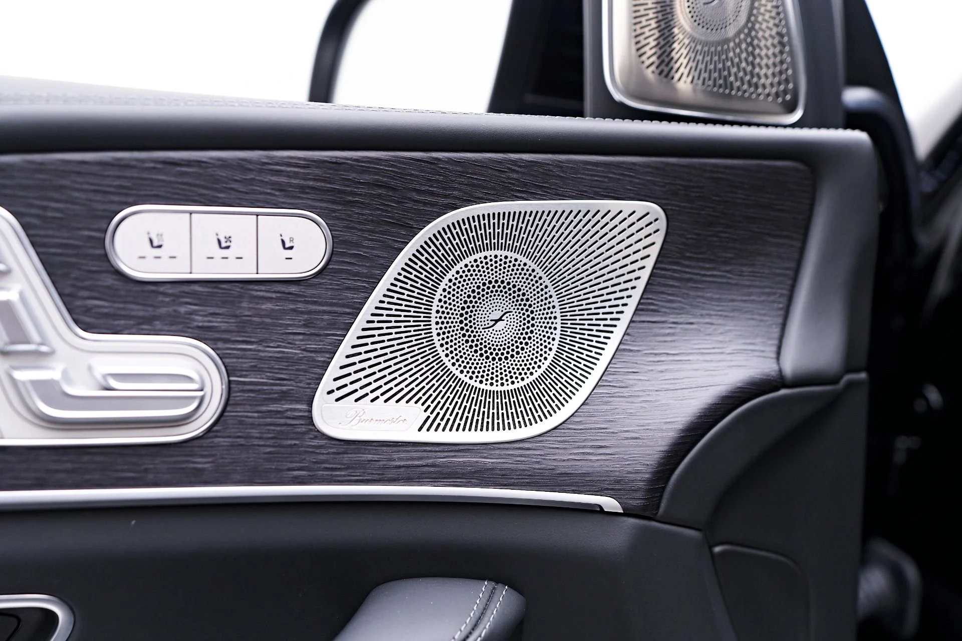 mph045_8071220_Used_2022_Mercedes_Benz_GLS_Maybach_GLS_600_1747446181_156d8ce685