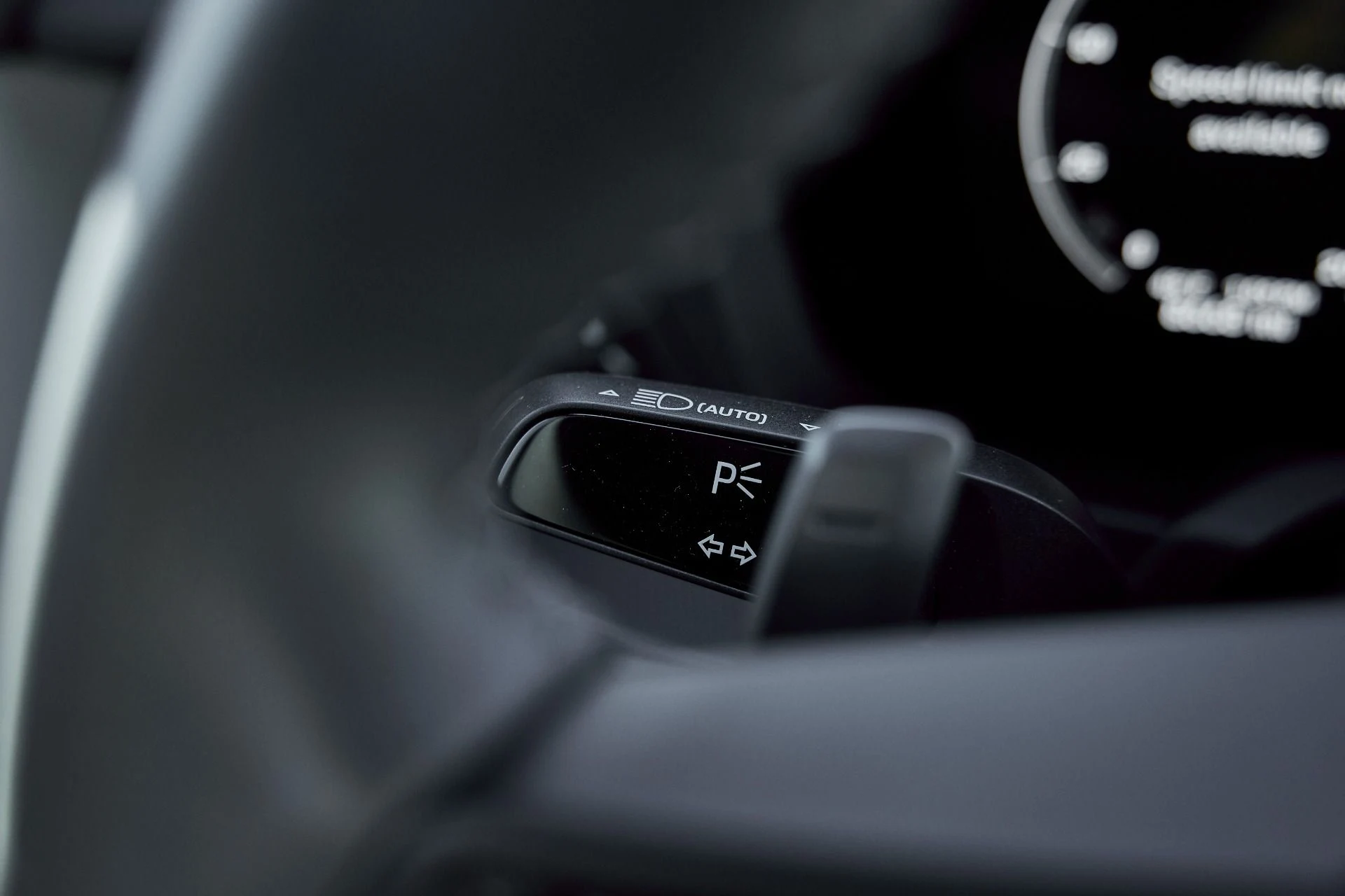 mph045_809608013_Used_2025_Porsche_911_Carrera_1768012381_48807a6692