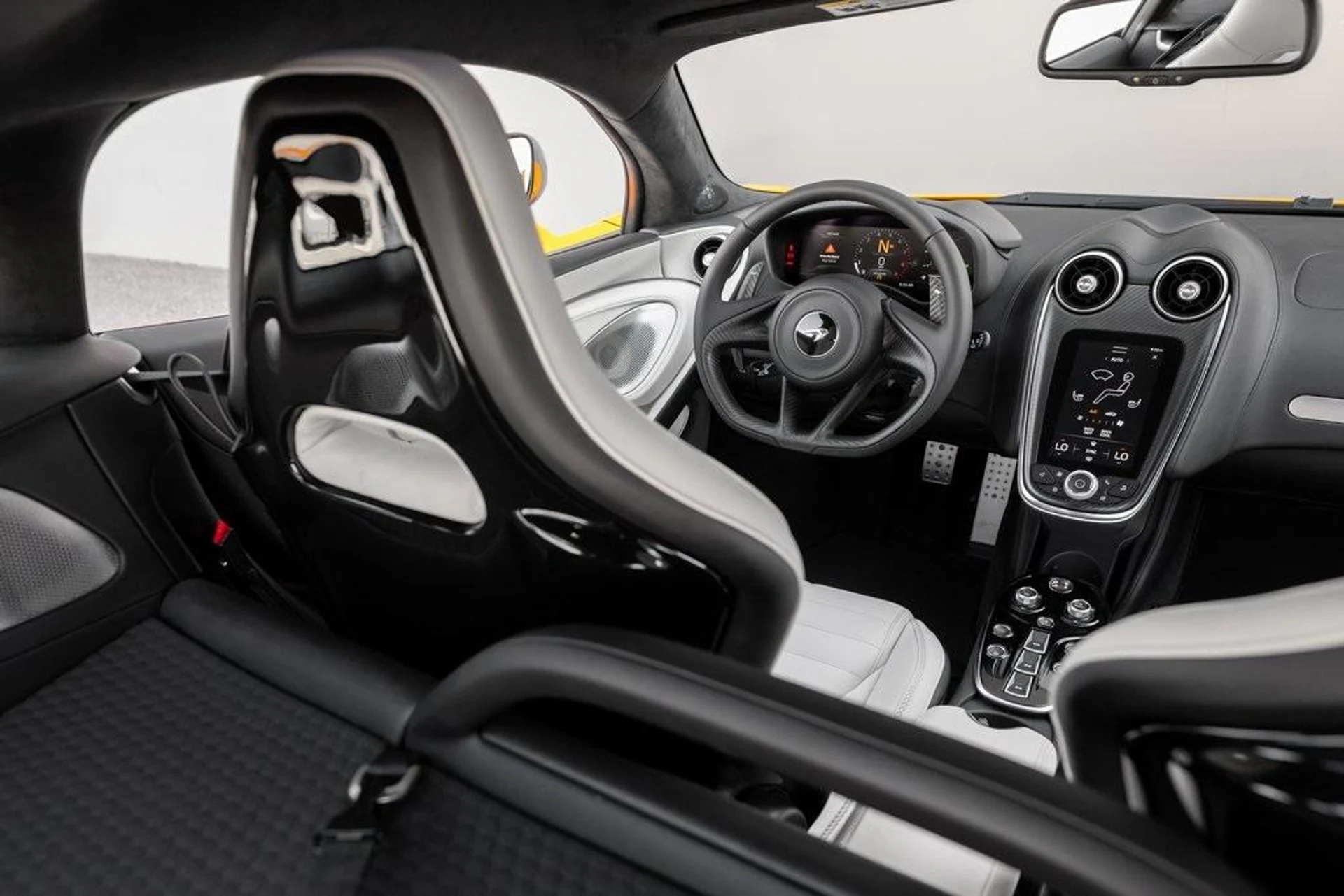 mph045_822904012_Used_2025_MCLAREN_GTS_1721509530_8cbcb0ec26