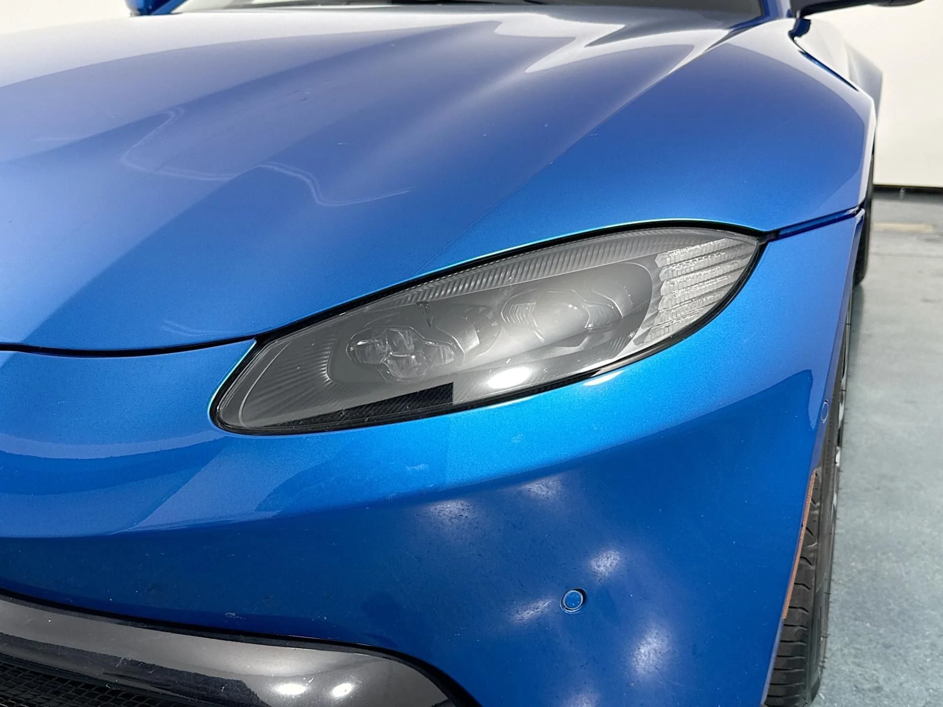 mph045_828608254_Used_2019_Aston_Martin_Vantage_1784071689_fd738c566d