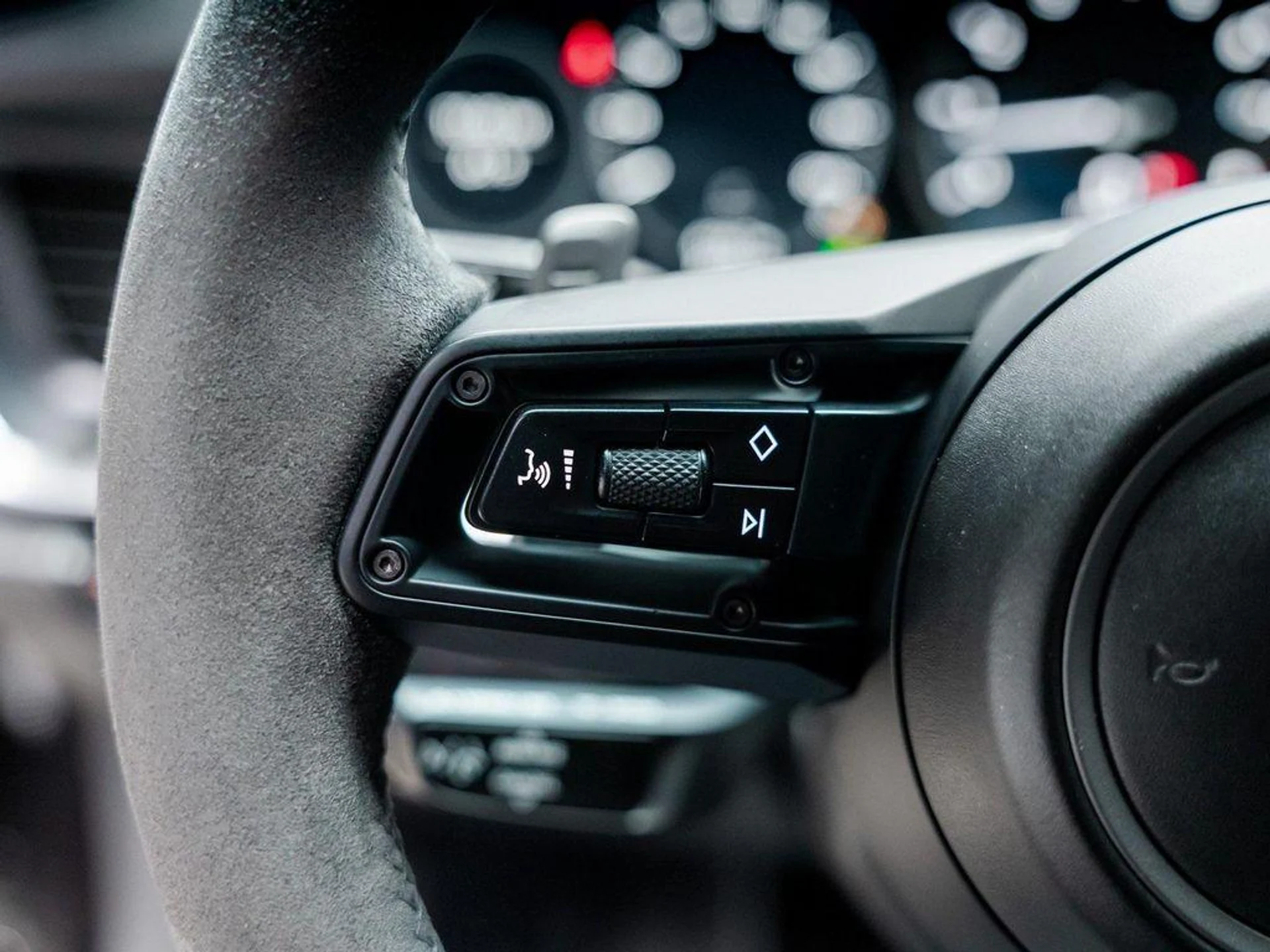 mph045_83569859_b_Z0o_Eohb0_U_Qf_R1u_Do1_Skw44_J9e_M_073006b9d6