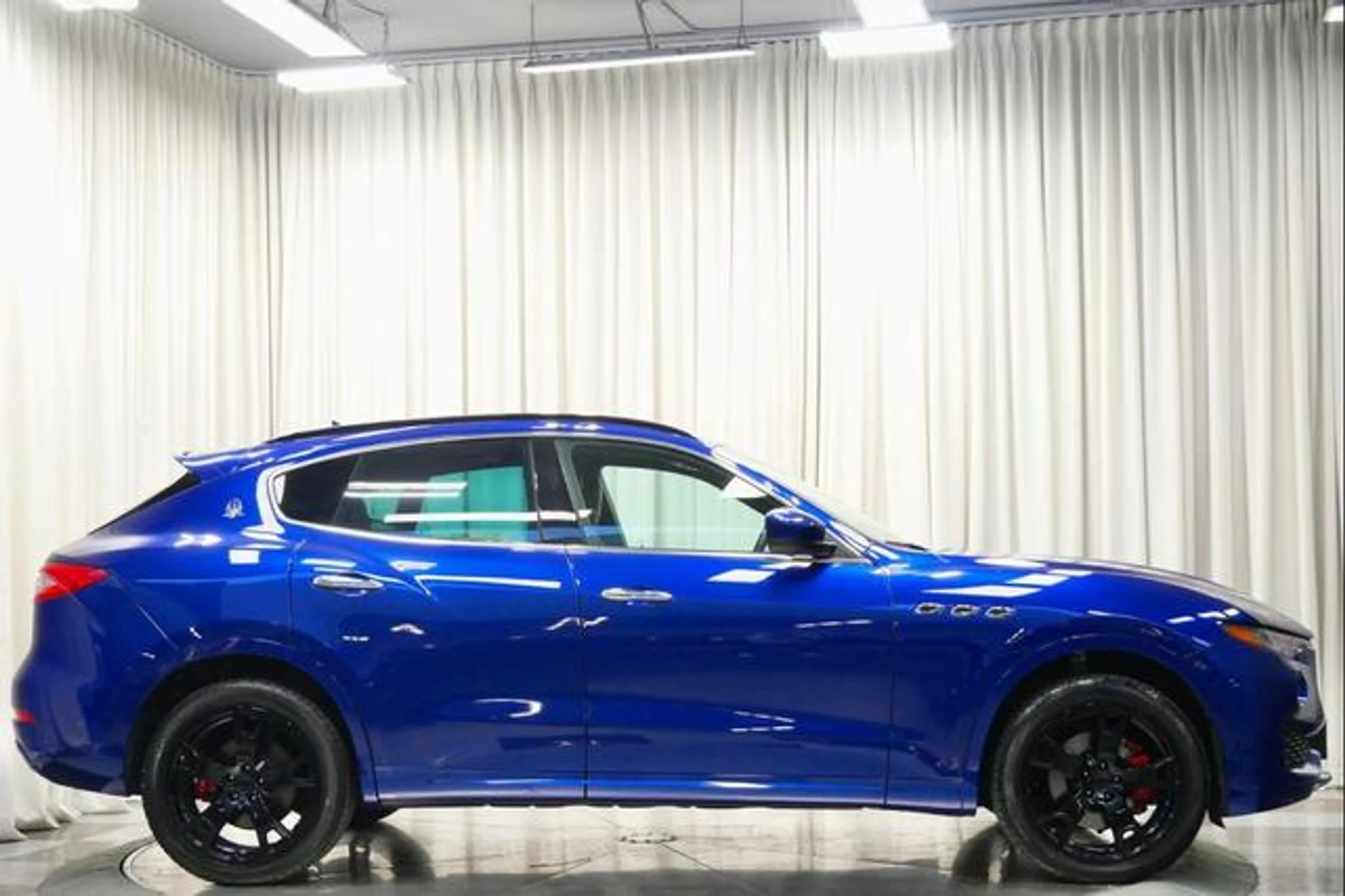 mph045_85140545_x_Jt02z_Ui31_V_Sy_HU_Bn_MI_Pv_S_g0_429b8dcacb