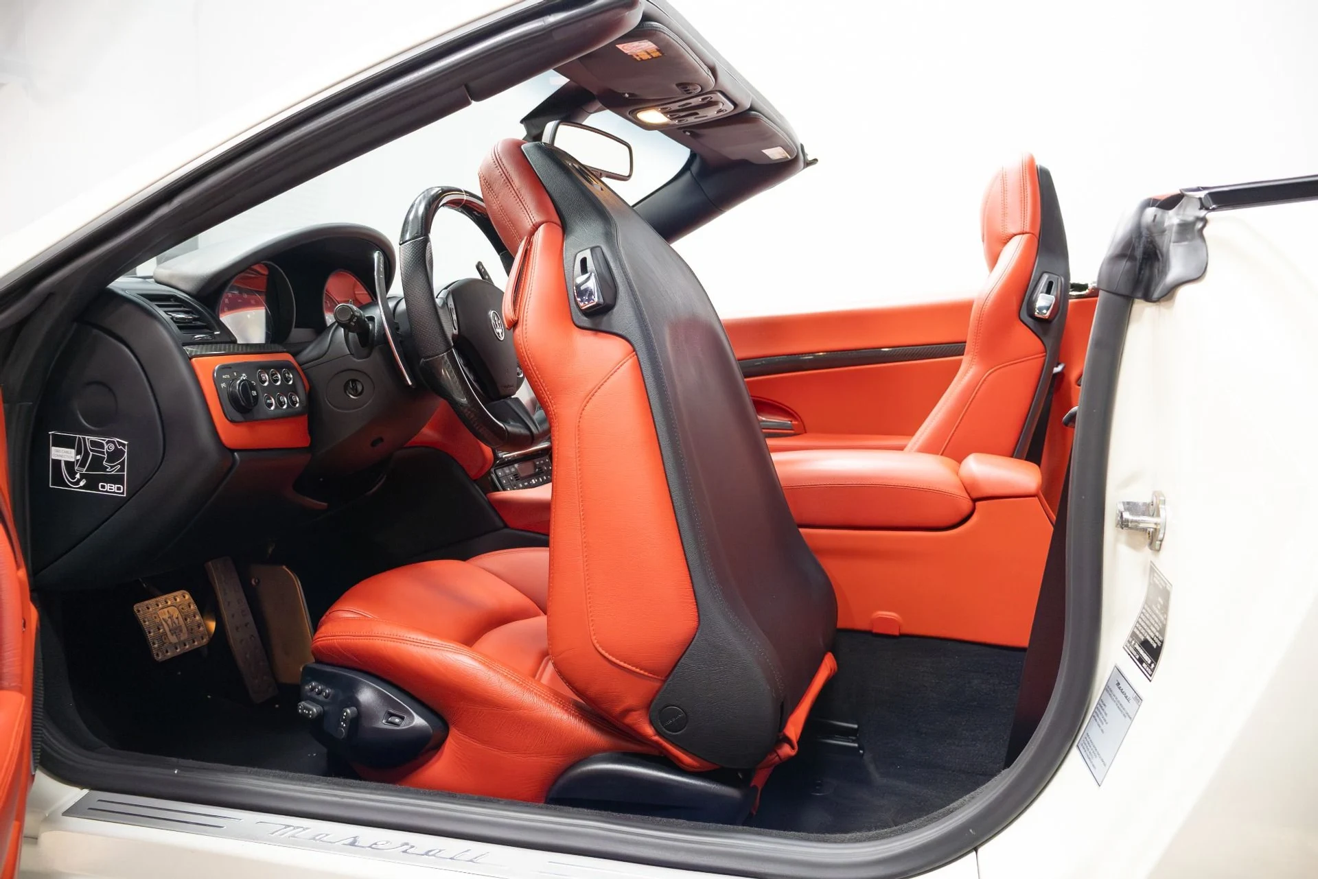 mph045_857493631_Used_2018_Maserati_Gran_Turismo_1761598740_7bea300852