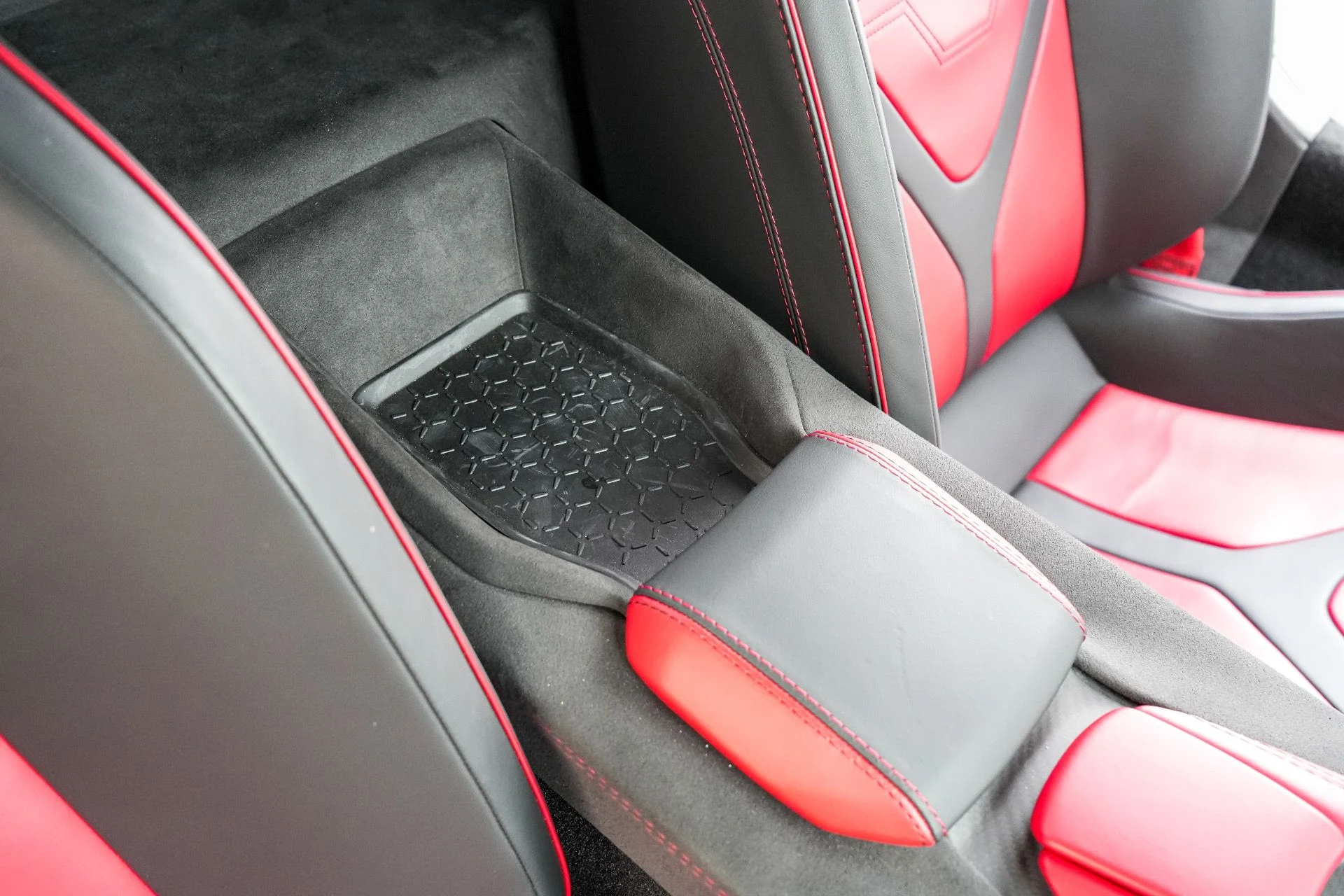 mph045_885041185_Used_2025_Lamborghini_Revuelto_1790108001_f29f873fa9