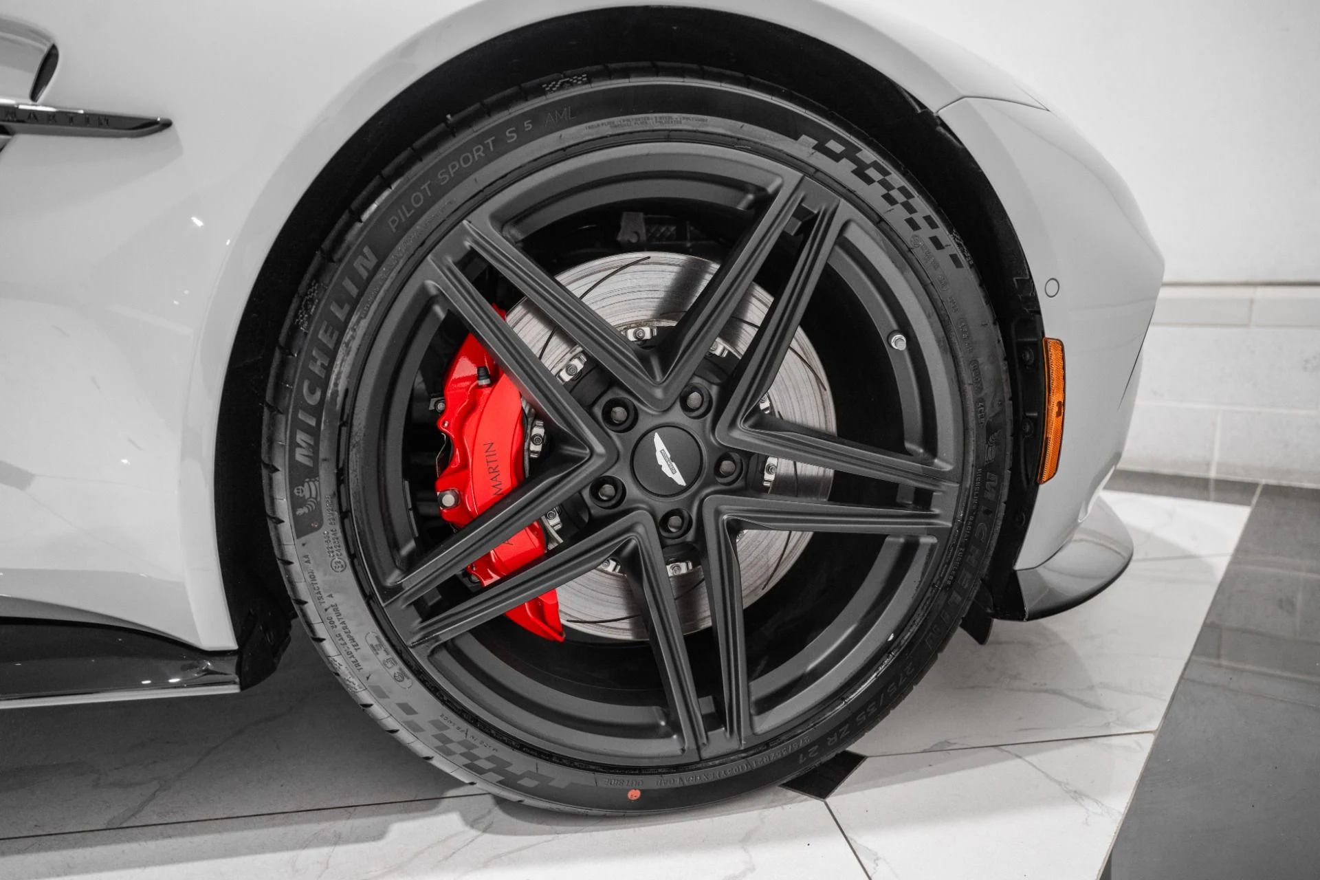 mph045_896492438_New_2026_Aston_Martin_Vantage_S_Roadster_1786373251_95b27170f6