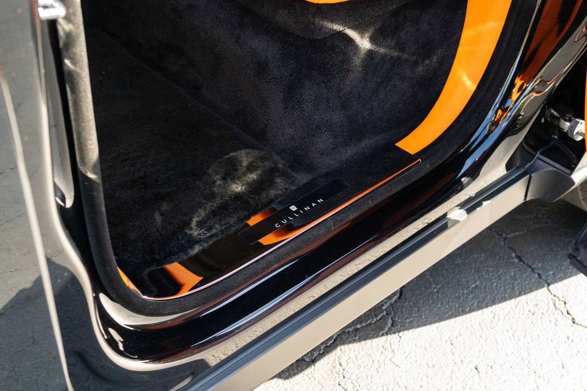 mph045_897575572_Used_2019_Rolls_Royce_Cullinan_1769627245_495932bc7b