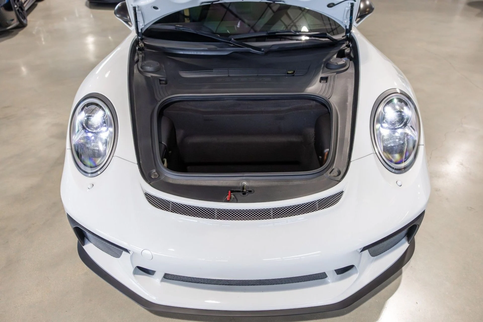 mph045_898565733_XQ_8b2aee95df