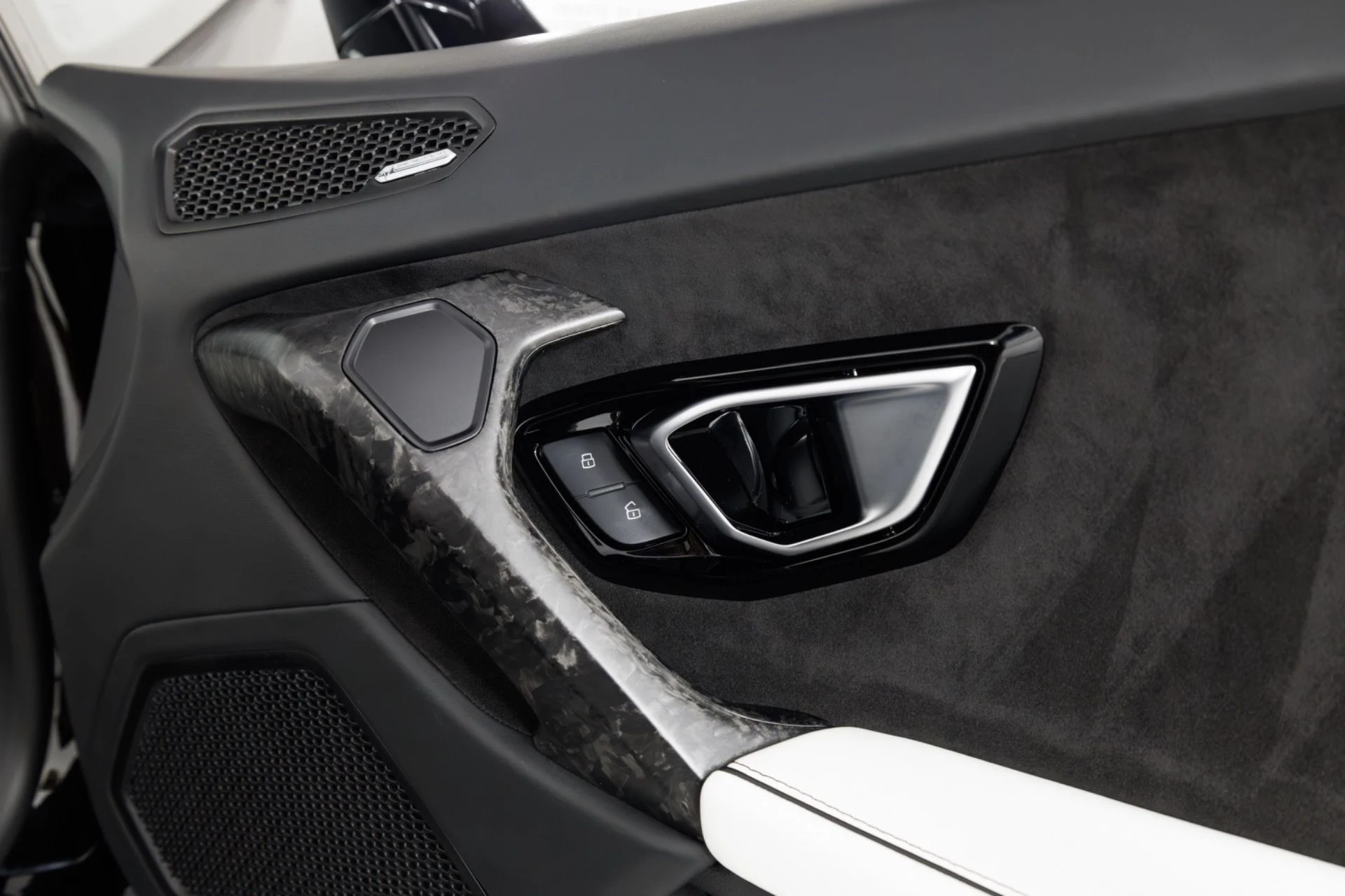 mph045_911582971_Used_2021_Lamborghini_Huracan_EVO_1784066650_b2df4e1886