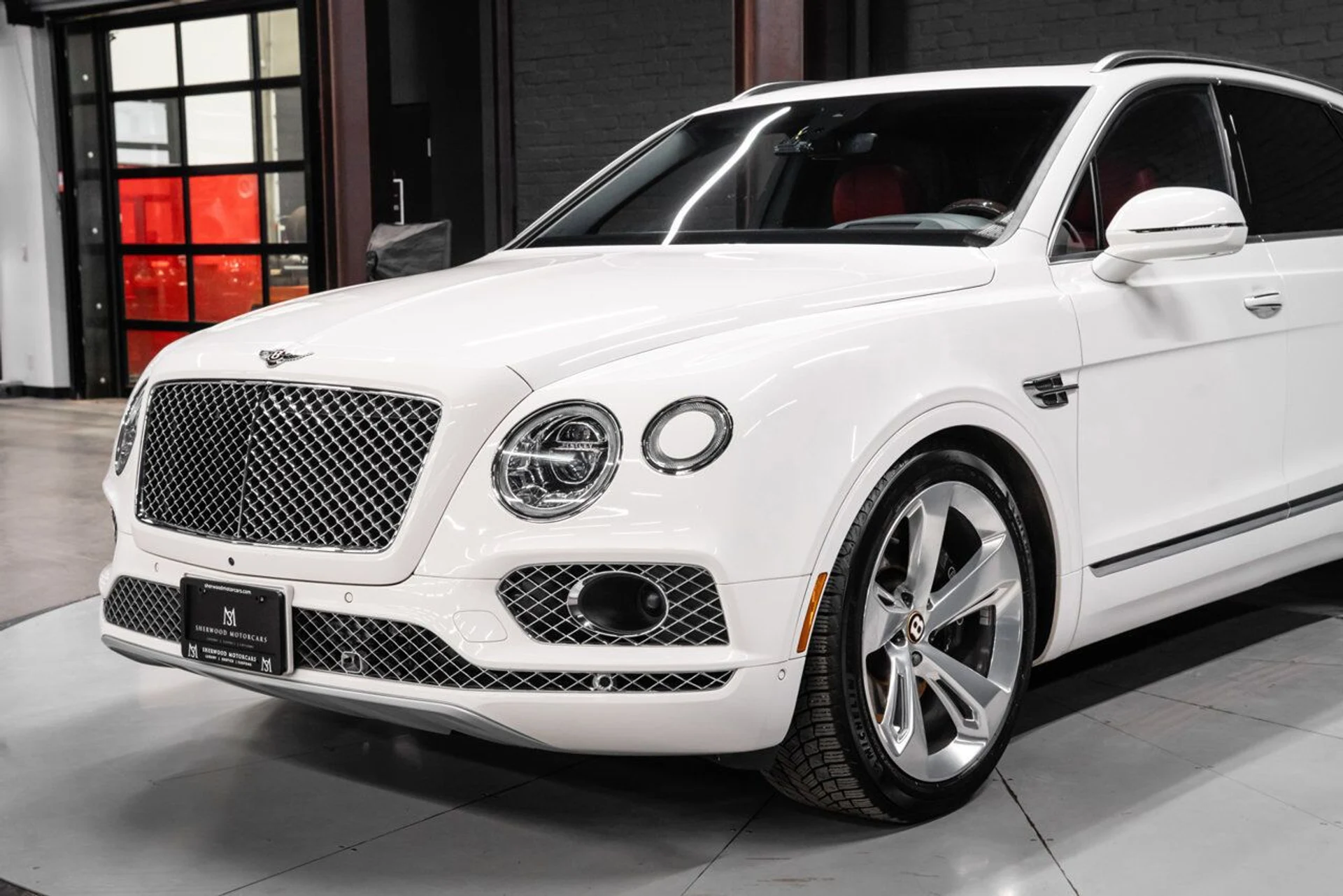 mph045_919614100_bentley_bentayga_2019_aea846d8ea