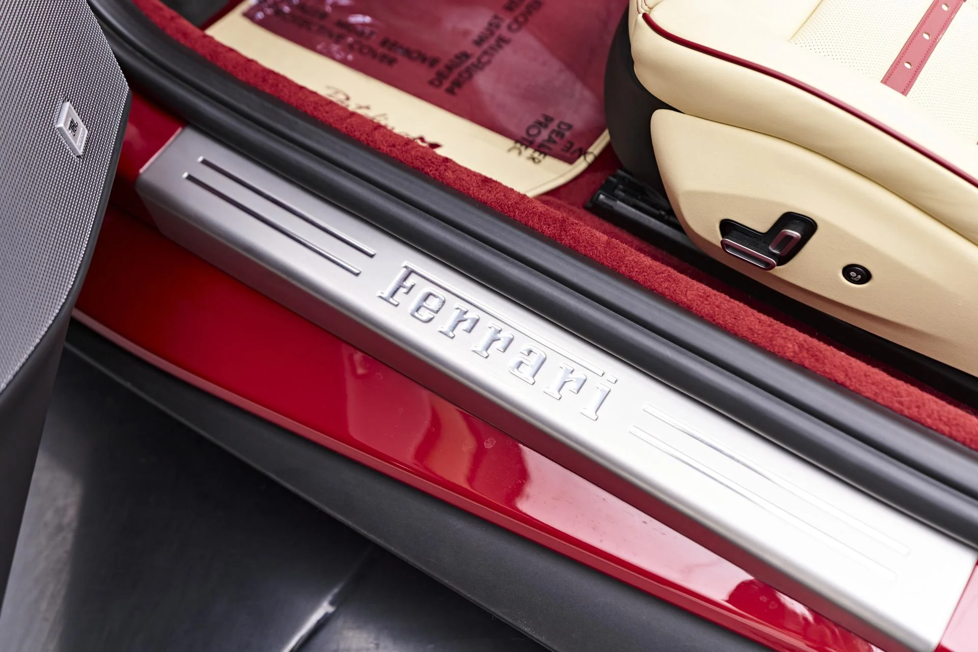 mph045_930779157_Used_2022_Ferrari_Portofino_Base_1752263914_7edf8925a4