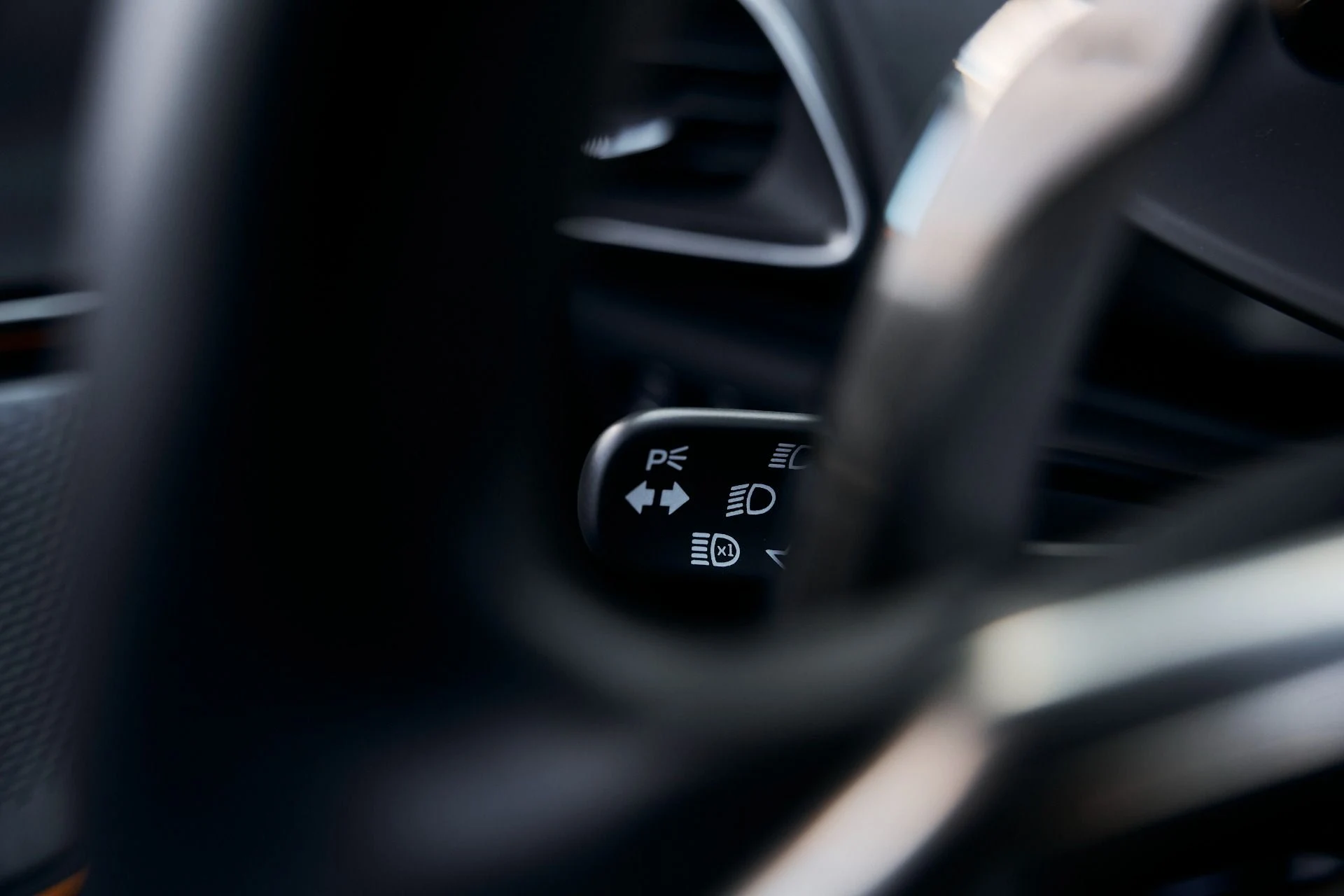 mph045_935823728_Used_2025_Mc_Laren_Artura_1771382326_fe122e7234