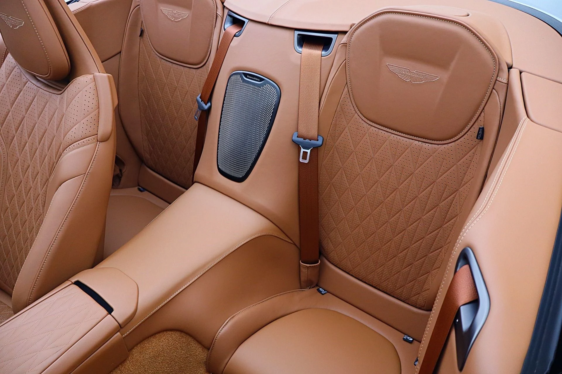 mph045_942216596_Used_2024_Aston_Martin_DB_12_Volante_0968dd49be