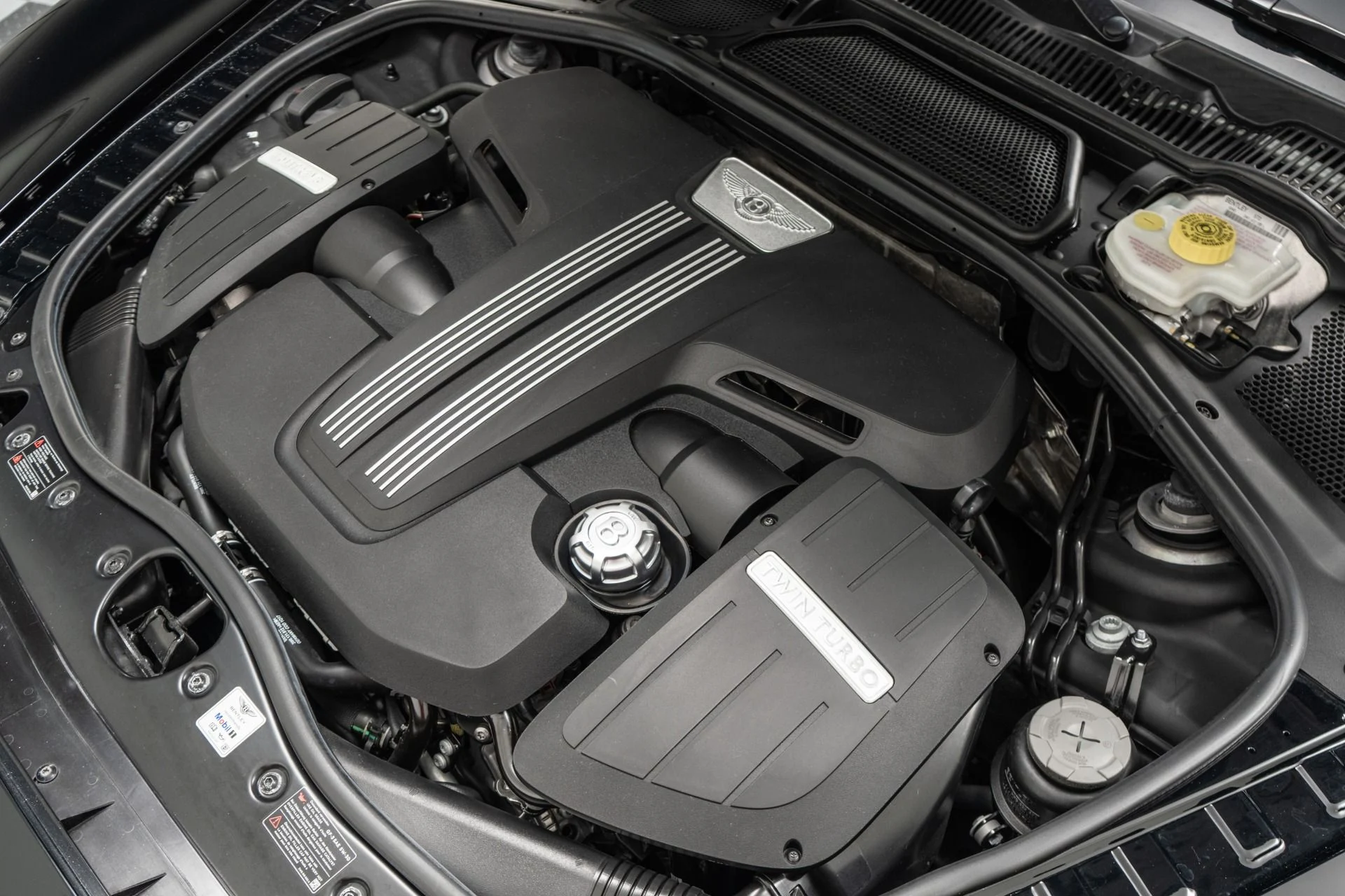 mph045_947307987_Used_2017_Bentley_Flying_Spur_V8_S_Two_Tone_Interior_Low_Miles_521_Horsepower_1773860455_c5d6c8d429