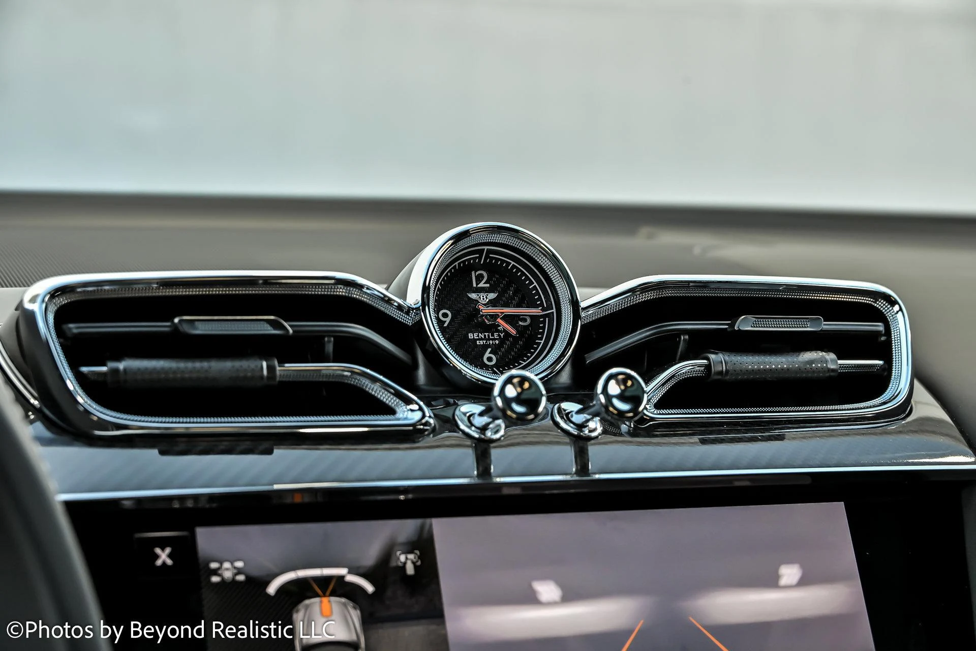 mph045_948878827_Used_2024_Bentley_Bentayga_Azure_1762420113_920f2feecd