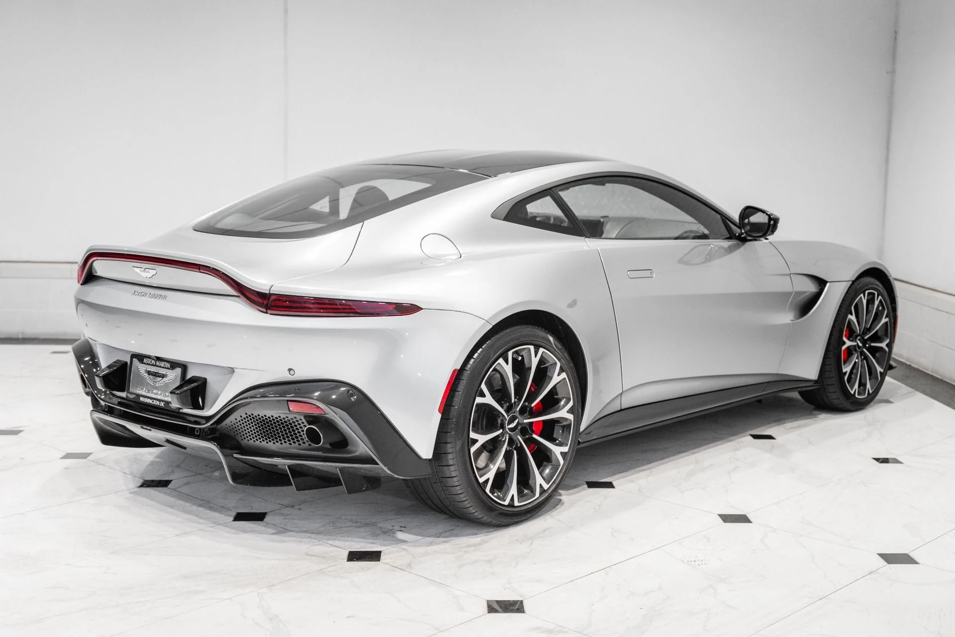 mph045_950757809_Used_2019_Aston_Martin_Vantage_1779799907_43eed50063