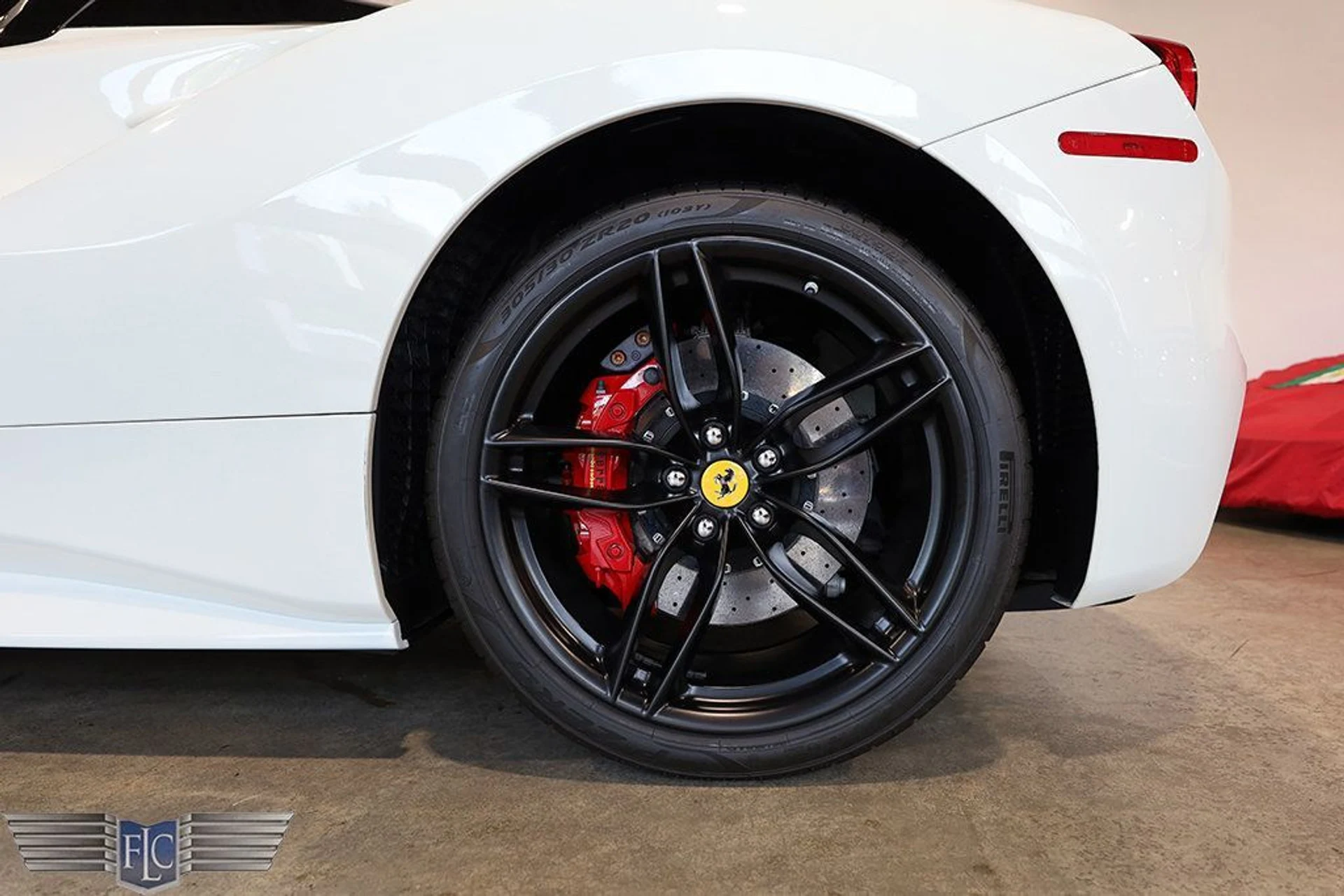 mph045_956154694_used_2018_ferrari_488_spider_convertible_9689_23035381_46_1024_ea5ea94423