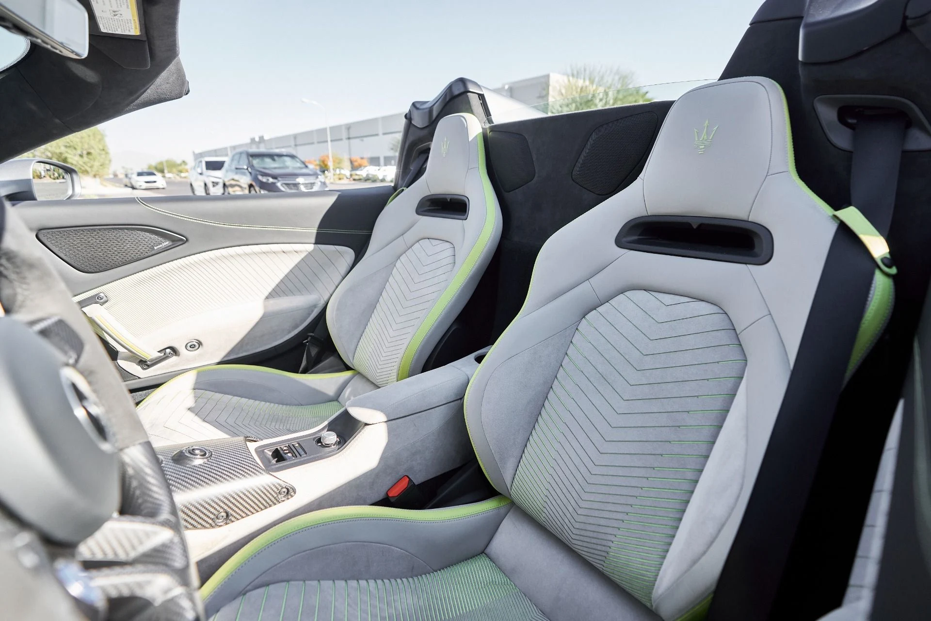 mph045_956989847_Used_2023_Maserati_MC_20_Cielo_1761946932_edbd201726