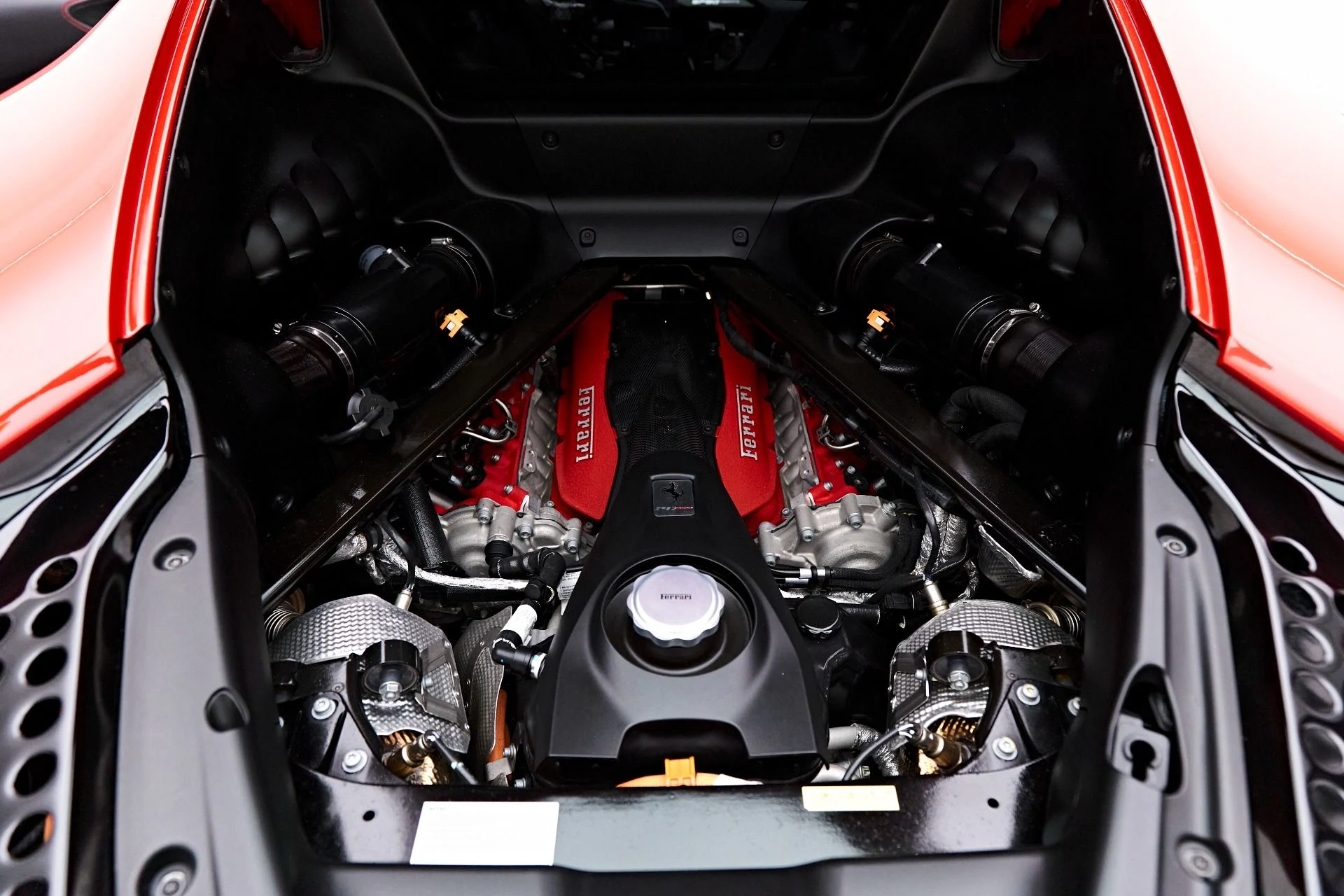 mph045_967364117_Used_2021_Ferrari_SF_90_Stradale_Base_1690065586_43c3c4aa1b