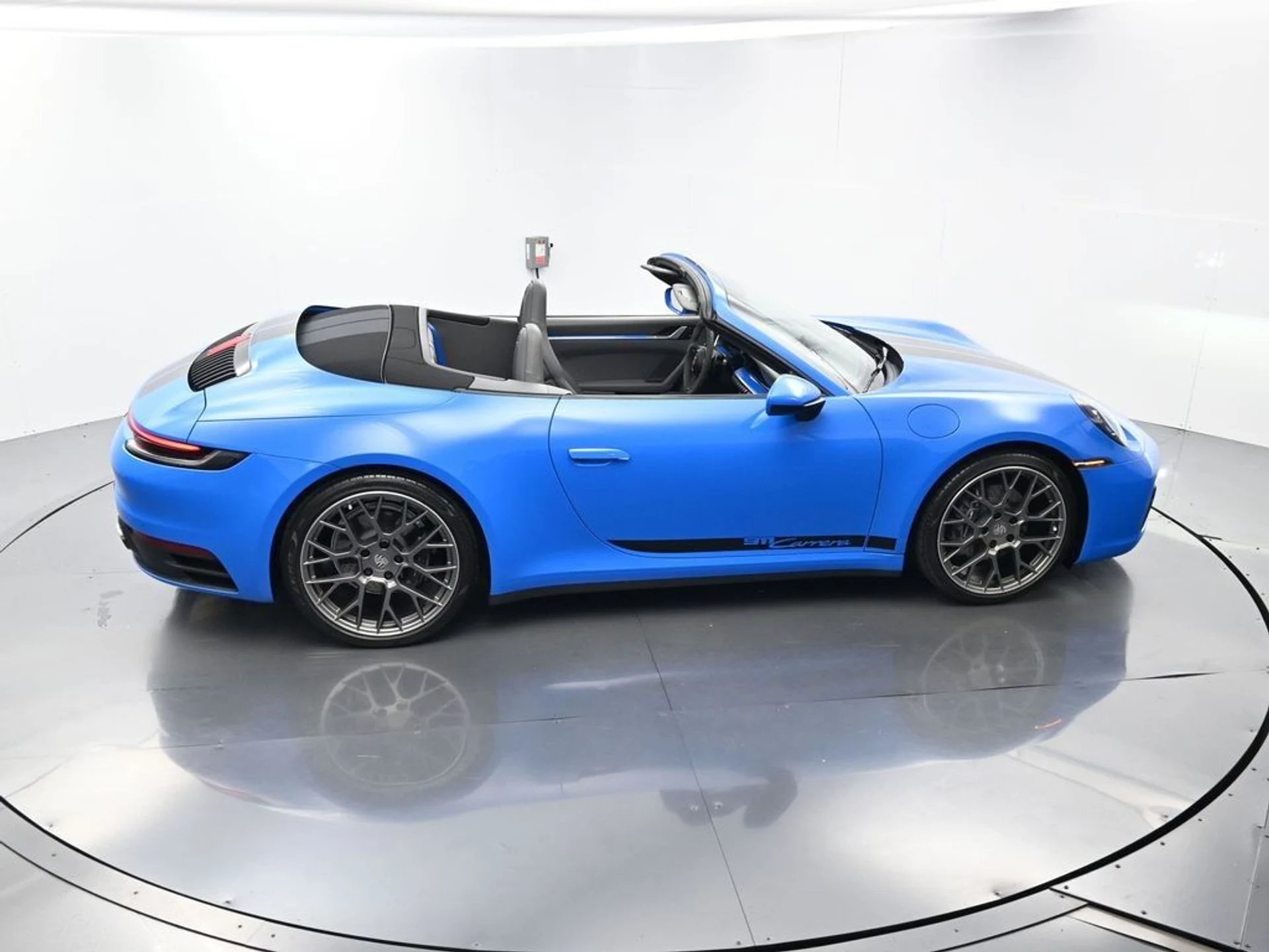 mph045_969391844_20ac7a2e56fb9acca51f76d1aff3e880_79b9d29155