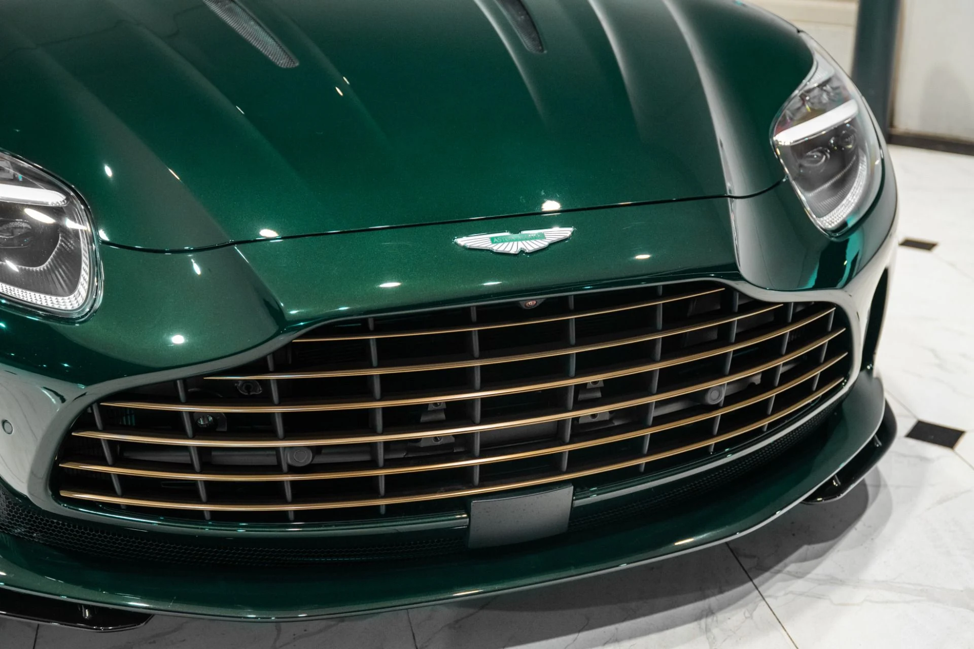 mph045_979194095_New_2026_Aston_Martin_DB_12_Volante_1772211091_61da965b2d