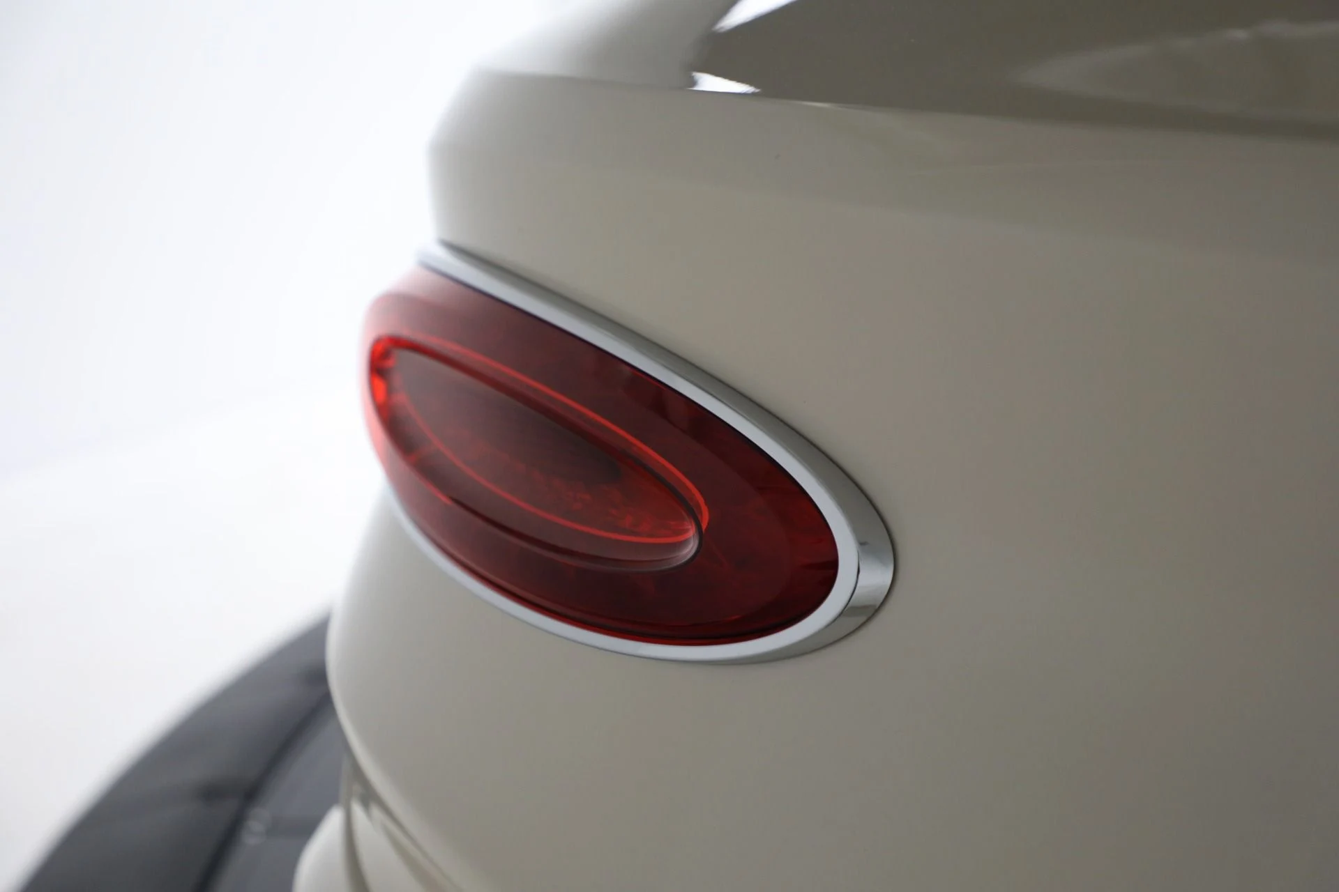 mph045_981956433_New_2025_Bentley_Bentayga_Azure_V8_da045f4fe5