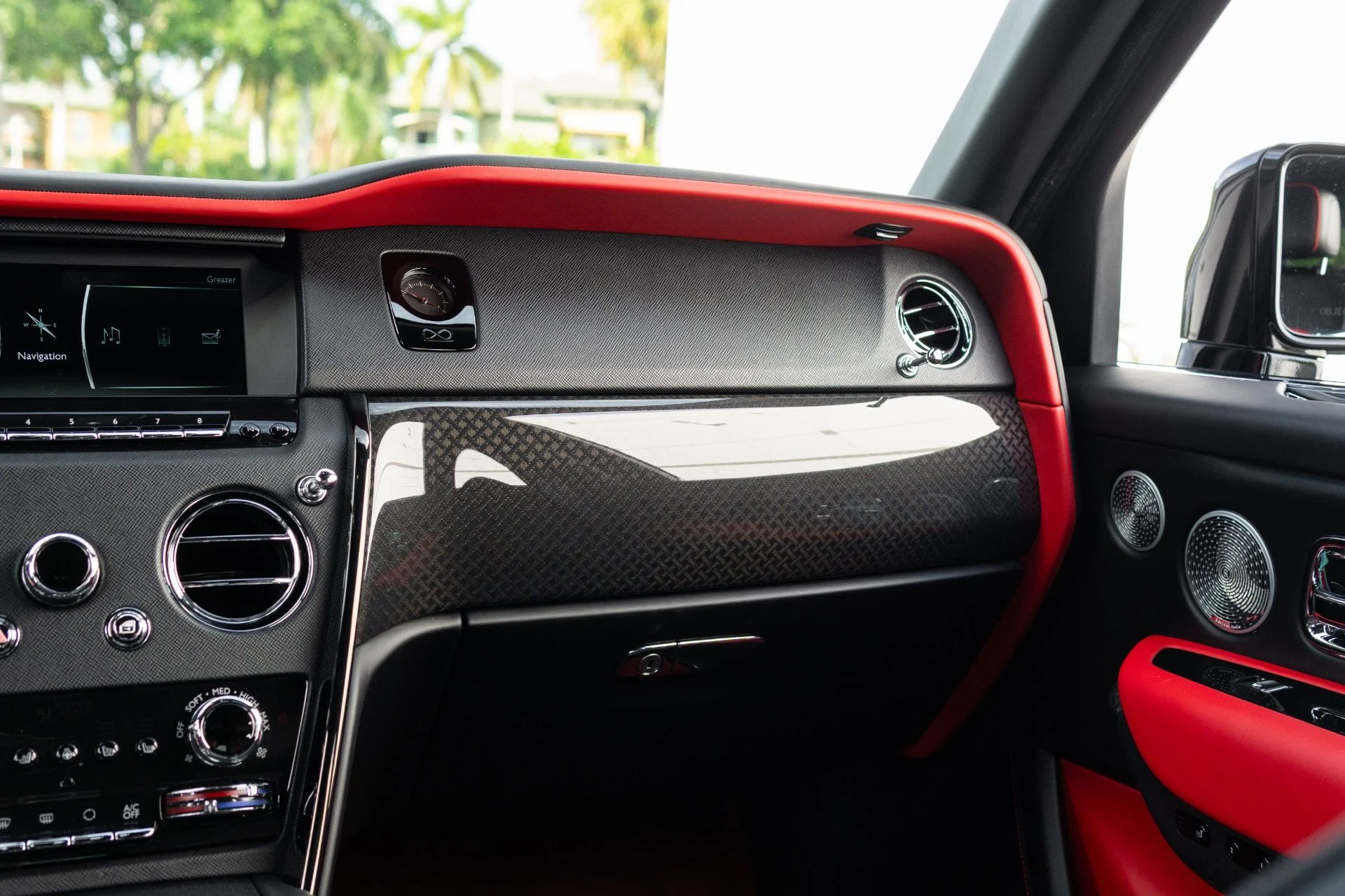 mph046_1000508409_Used_2022_Rolls_Royce_Black_Badge_Cullinan_1776130970_d83fcd5221