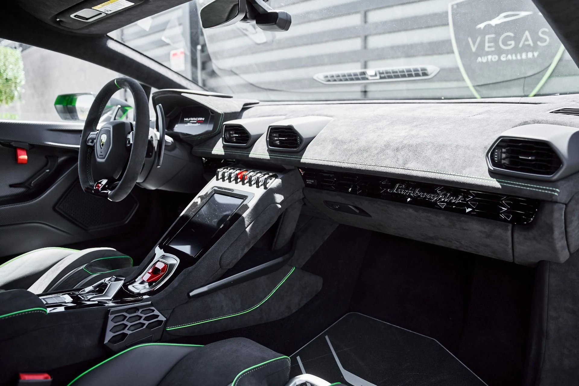 mph046_1003929696_Used_2023_Lamborghini_Huracan_Sterrato_Base_1779238900_6bb570dd2e