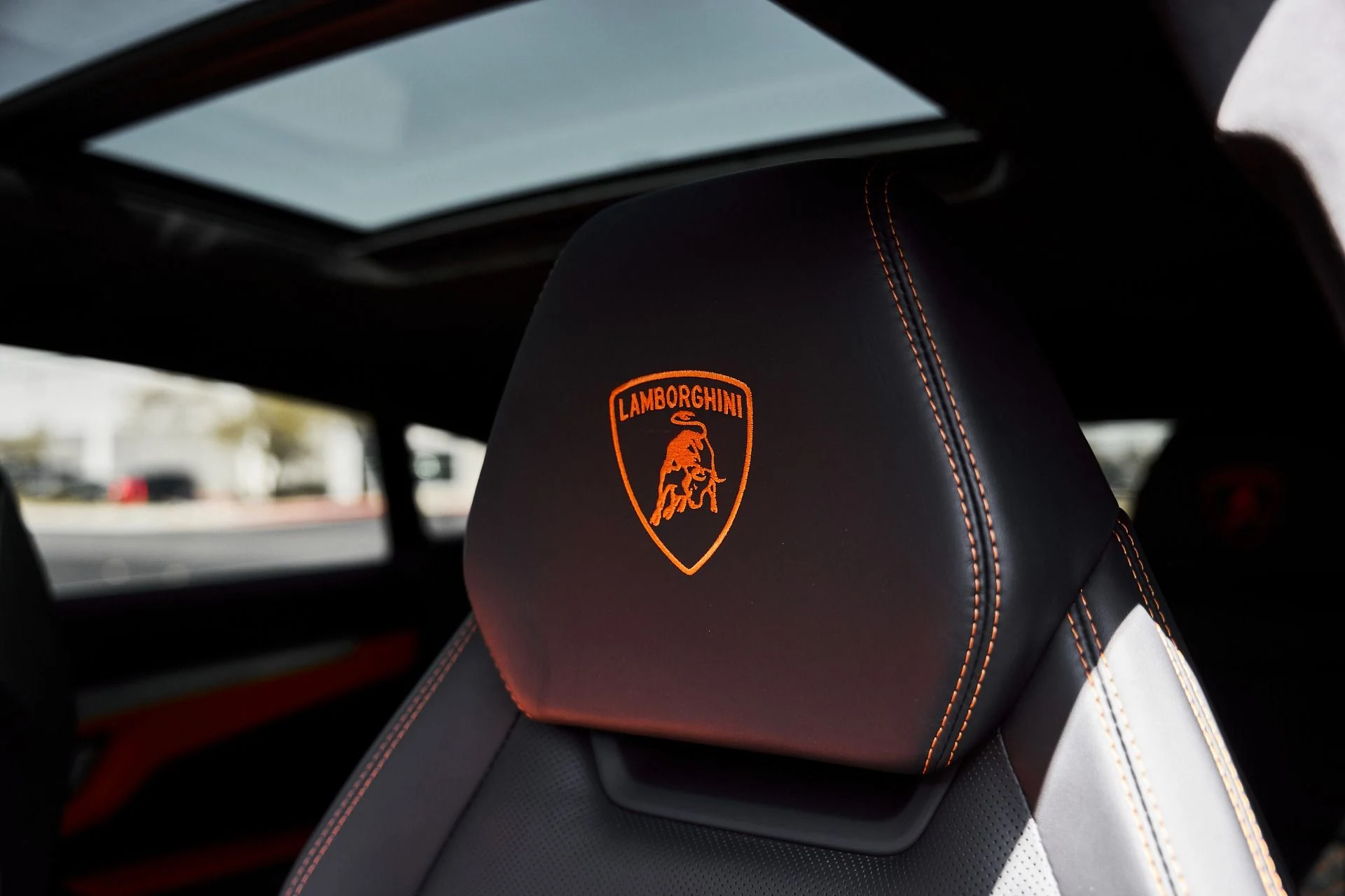mph046_1007654058_Used_2022_Lamborghini_Urus_1778204458_8510635664