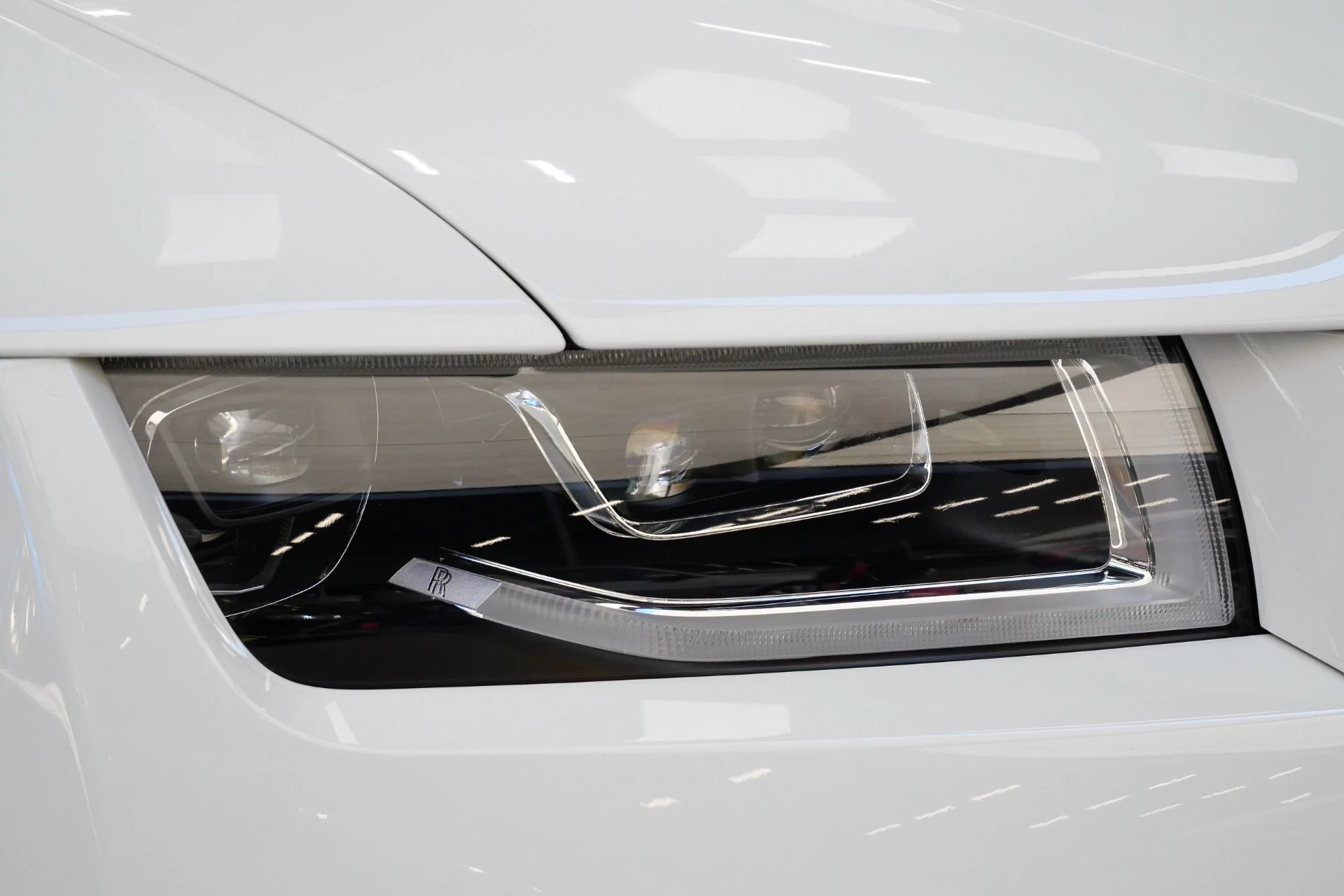 mph046_1020139126_Used_2022_Rolls_Royce_Ghost_Low_Miles_The_Ghost_Package_Bespoke_Audio_1780333725_70a50a2977