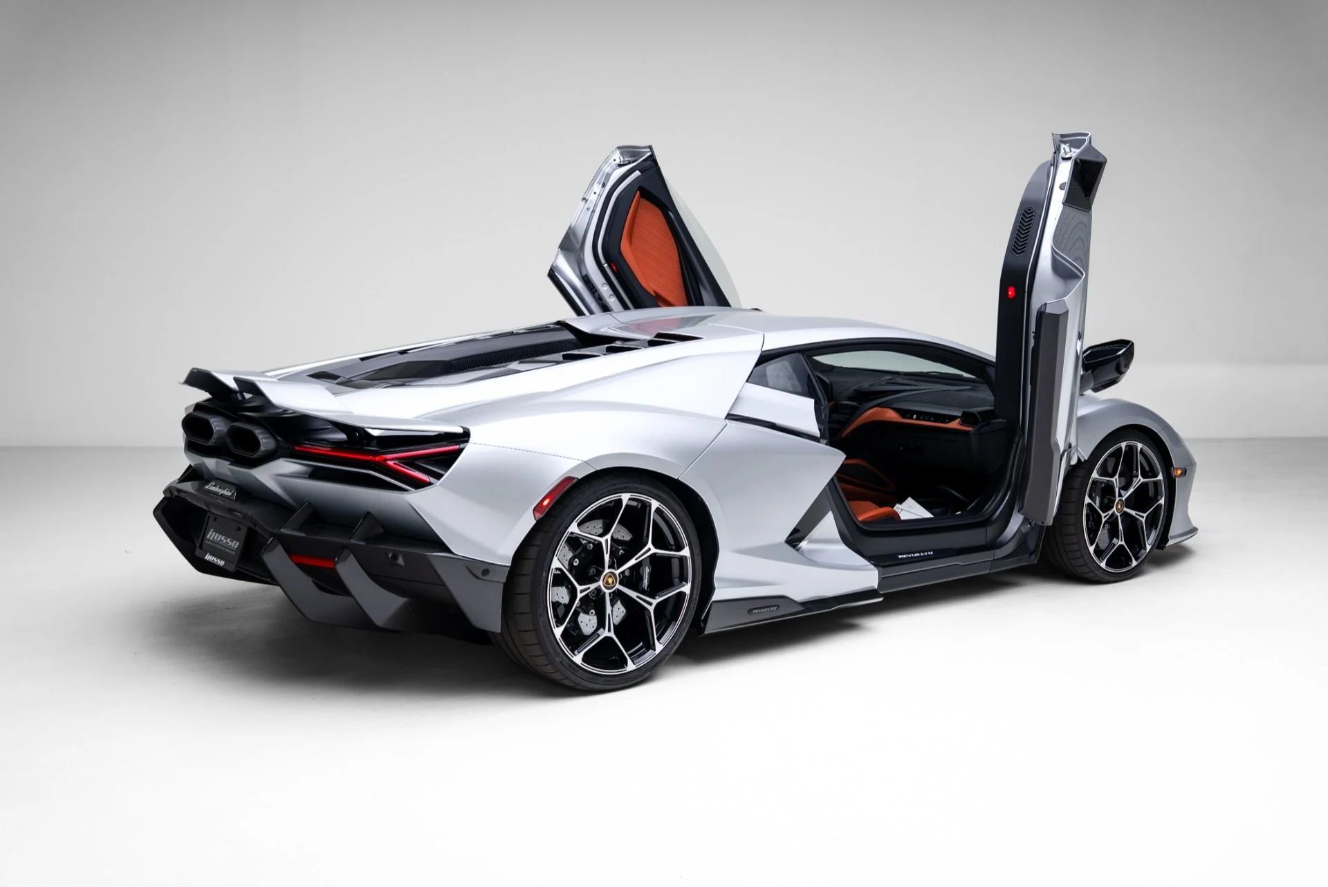 mph046_1027515091_Used_2025_Lamborghini_Revuelto_1770663111_e2c98d3982