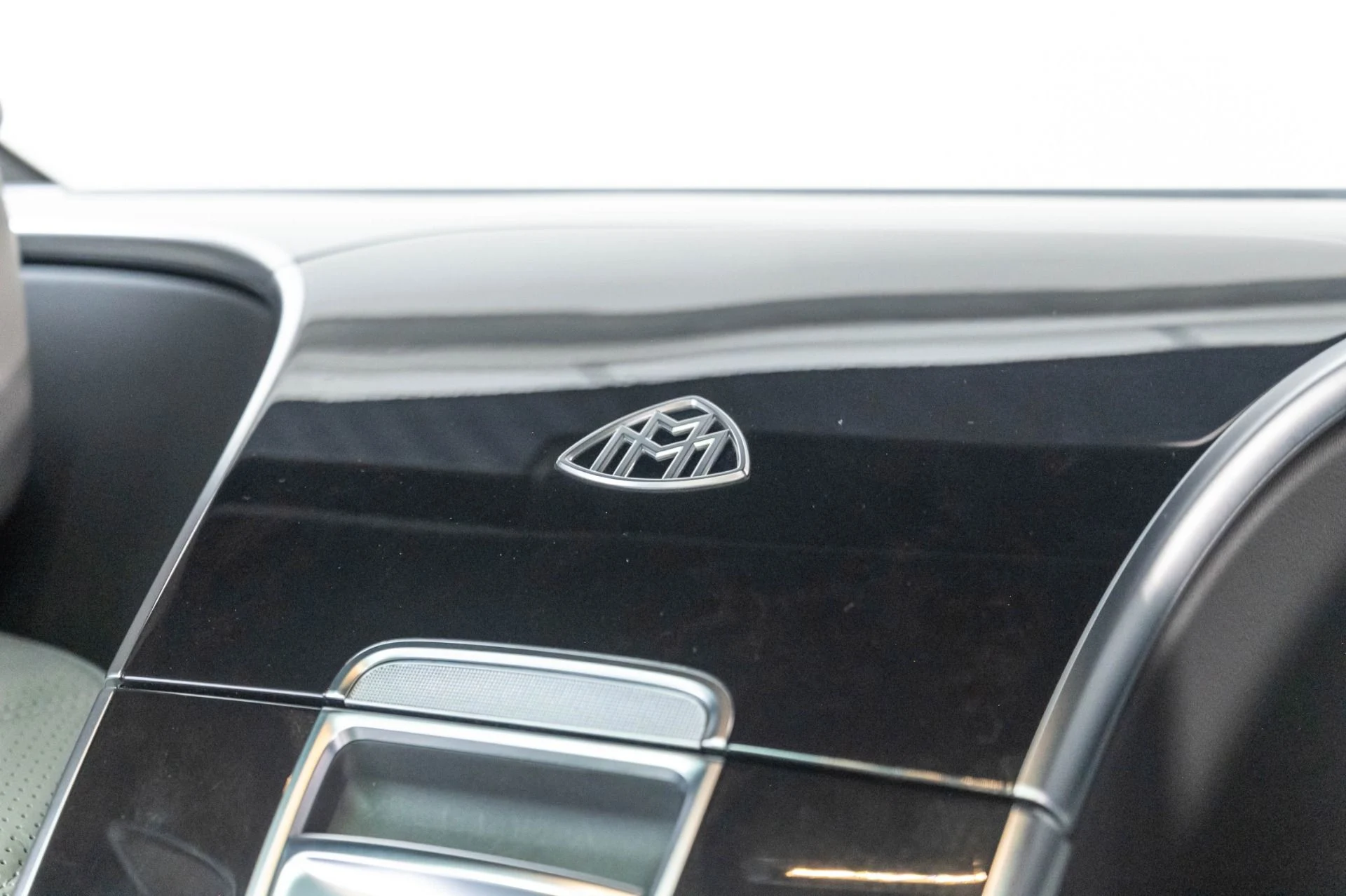 mph046_102877677_Used_2024_Mercedes_Benz_S_Class_Maybach_S_680_4_MATIC_1783529476_470613bc9e