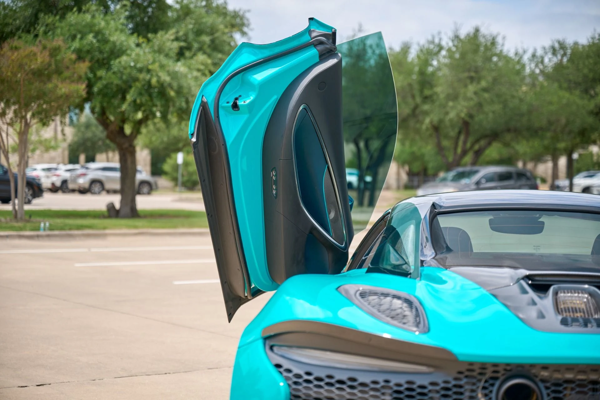 mph046_1032441777_Used_2025_Mc_Laren_Artura_Spider_1779138981_8e050fce7b