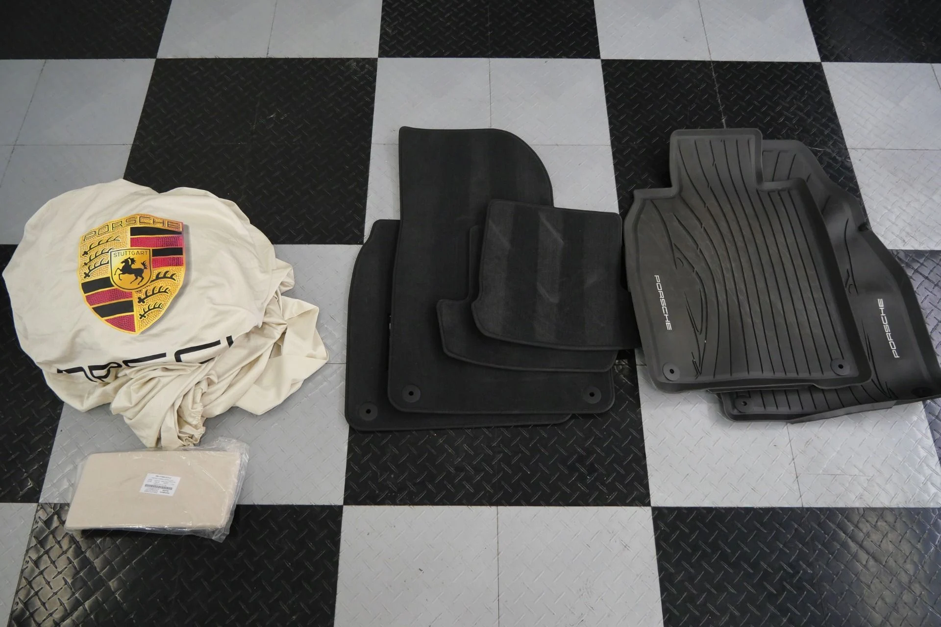 mph046_1038468670_Used_2019_Porsche_911_Turbo_S_Cabriolet_Factory_Carbon_Fiber_Wheels_Aerokit_Burmester_Audio_1766082238_65afe2242b