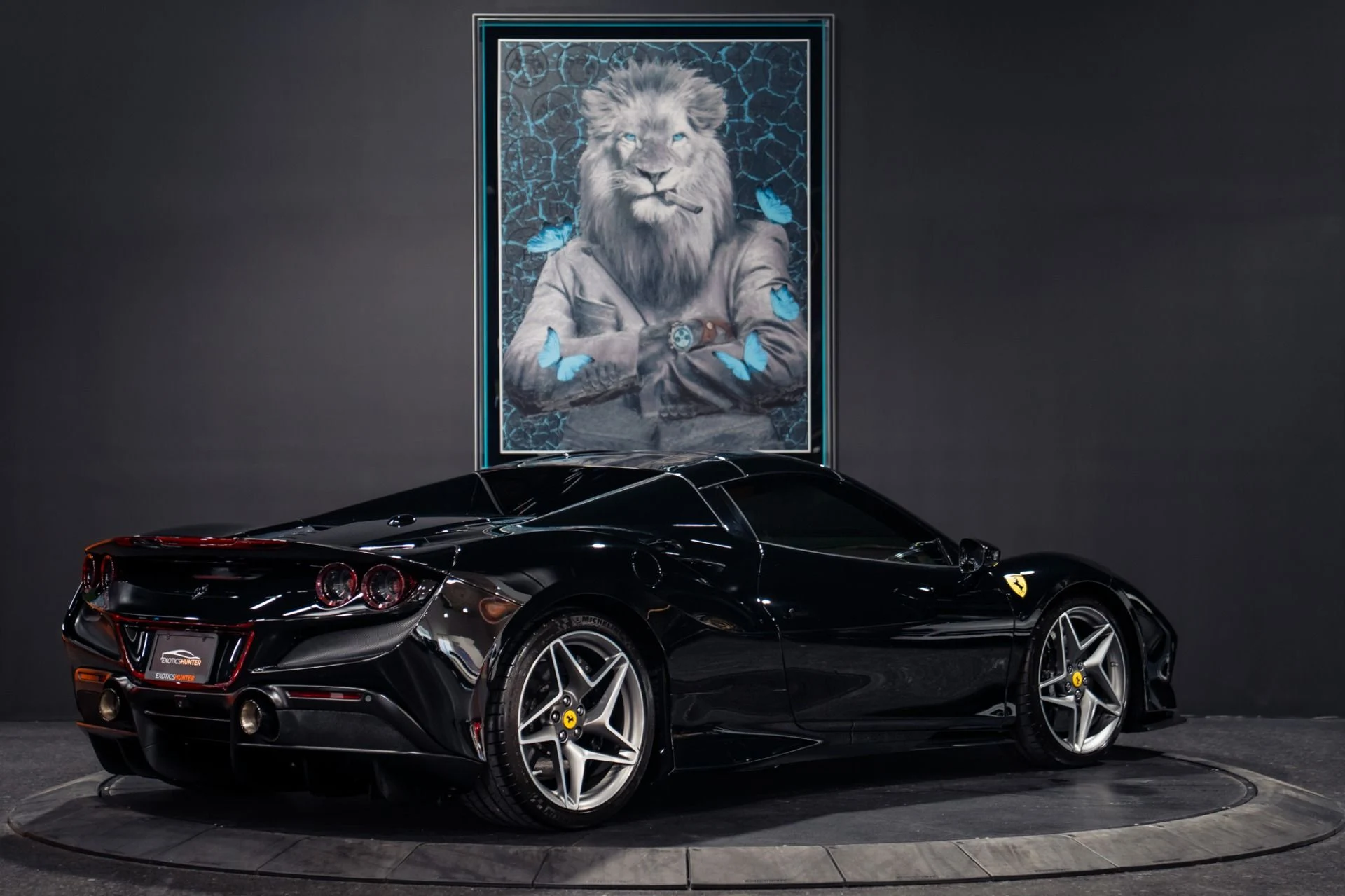 mph046_1056349231_Used_2022_Ferrari_F8_Spider_Full_Carbon_Interior_1786195652_6c73aa9893