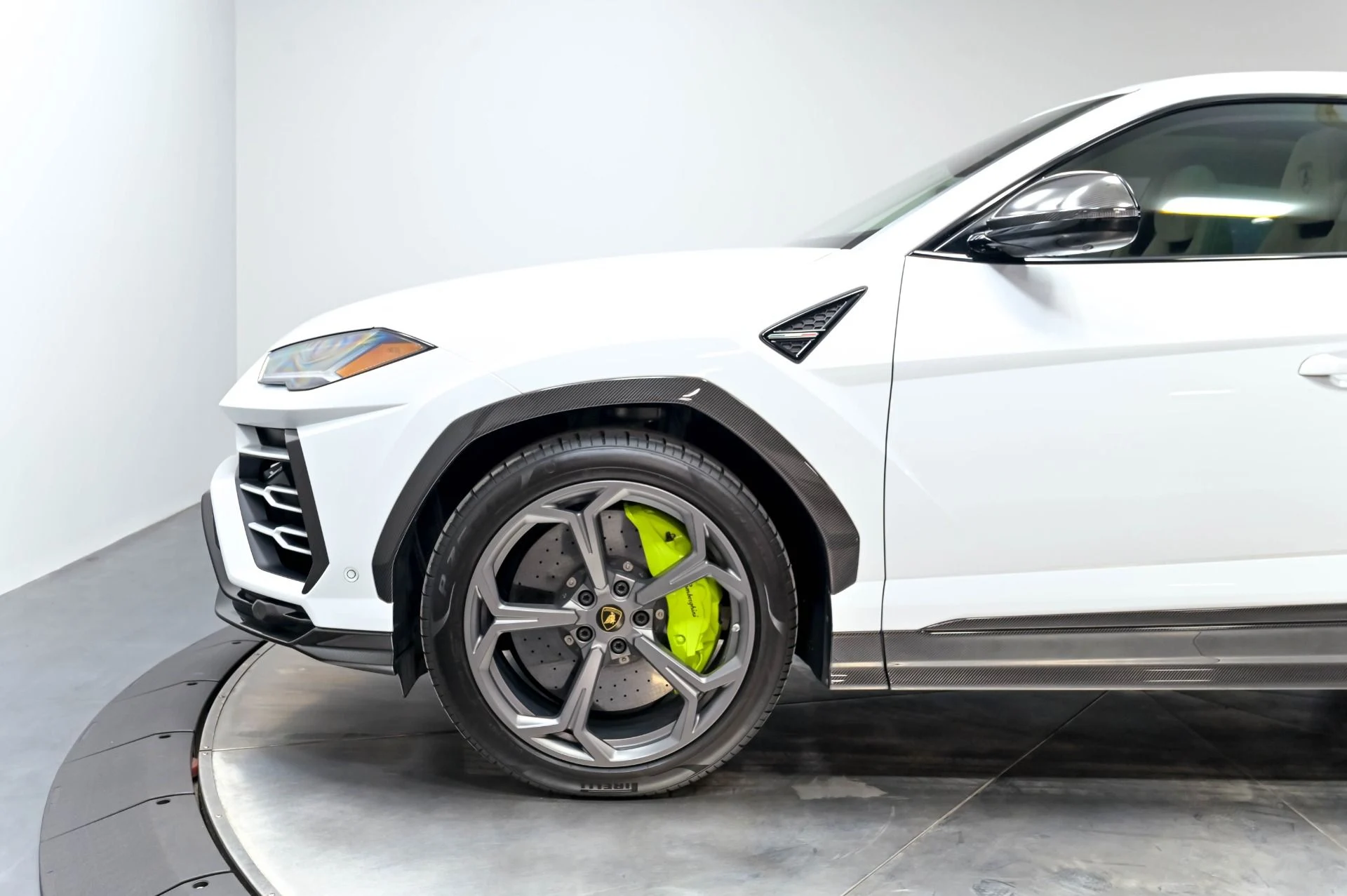 mph046_1073821559_Used_2020_Lamborghini_Urus_1778528583_08fc36d526
