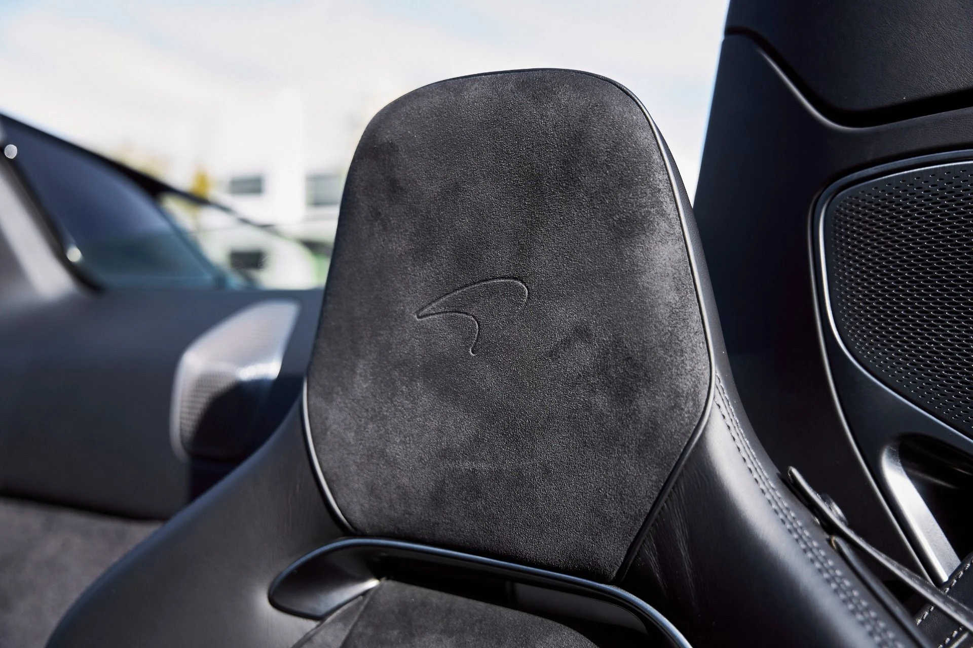 mph046_1092651715_Used_2025_Mc_Laren_Artura_1769567660_c481ddf4e8