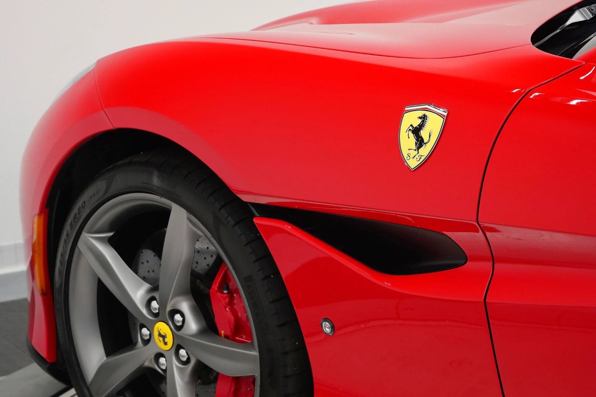 mph046_1102544261_Used_2019_Ferrari_Portofino_Daytona_Seats_High_Power_Hi_Fi_Carbon_Fiber_and_Leather_Steering_Wheel_1775750946_24a96ba805