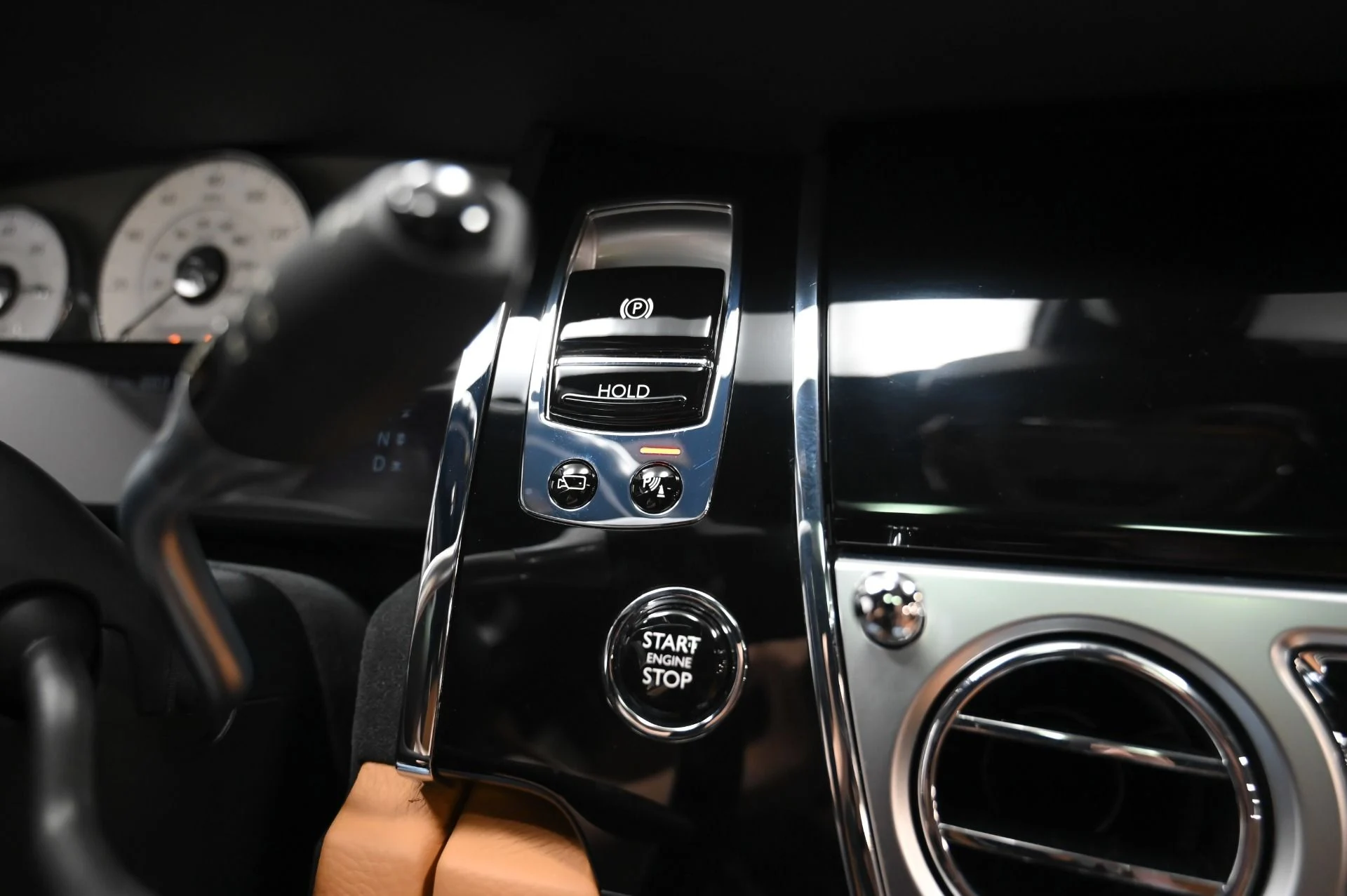 mph046_1112689996_Used_2015_Rolls_Royce_Ghost_Base_1723921602_11819f449b