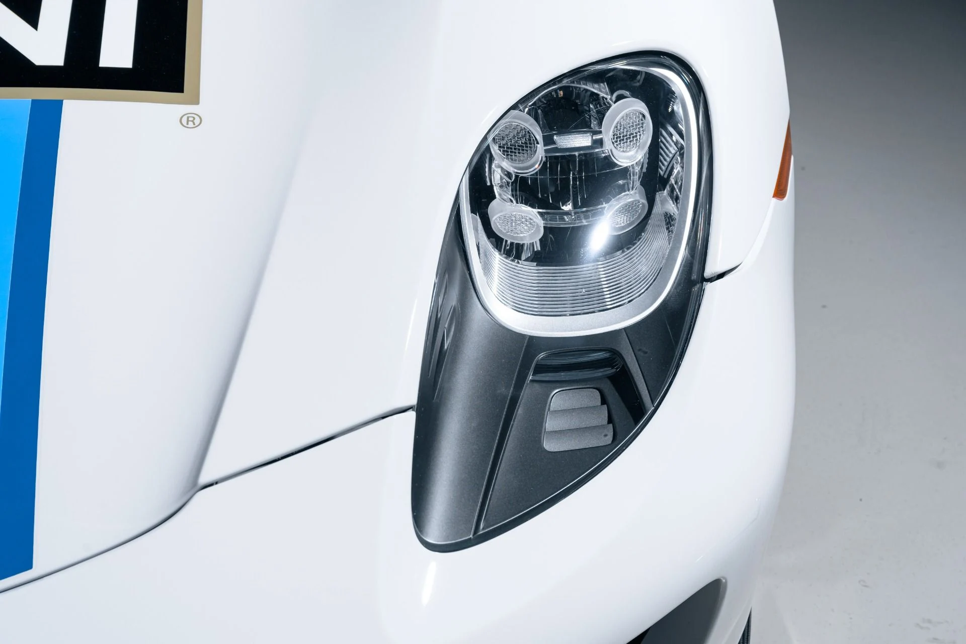 mph046_1118752203_12440_p47_l_b55f992789