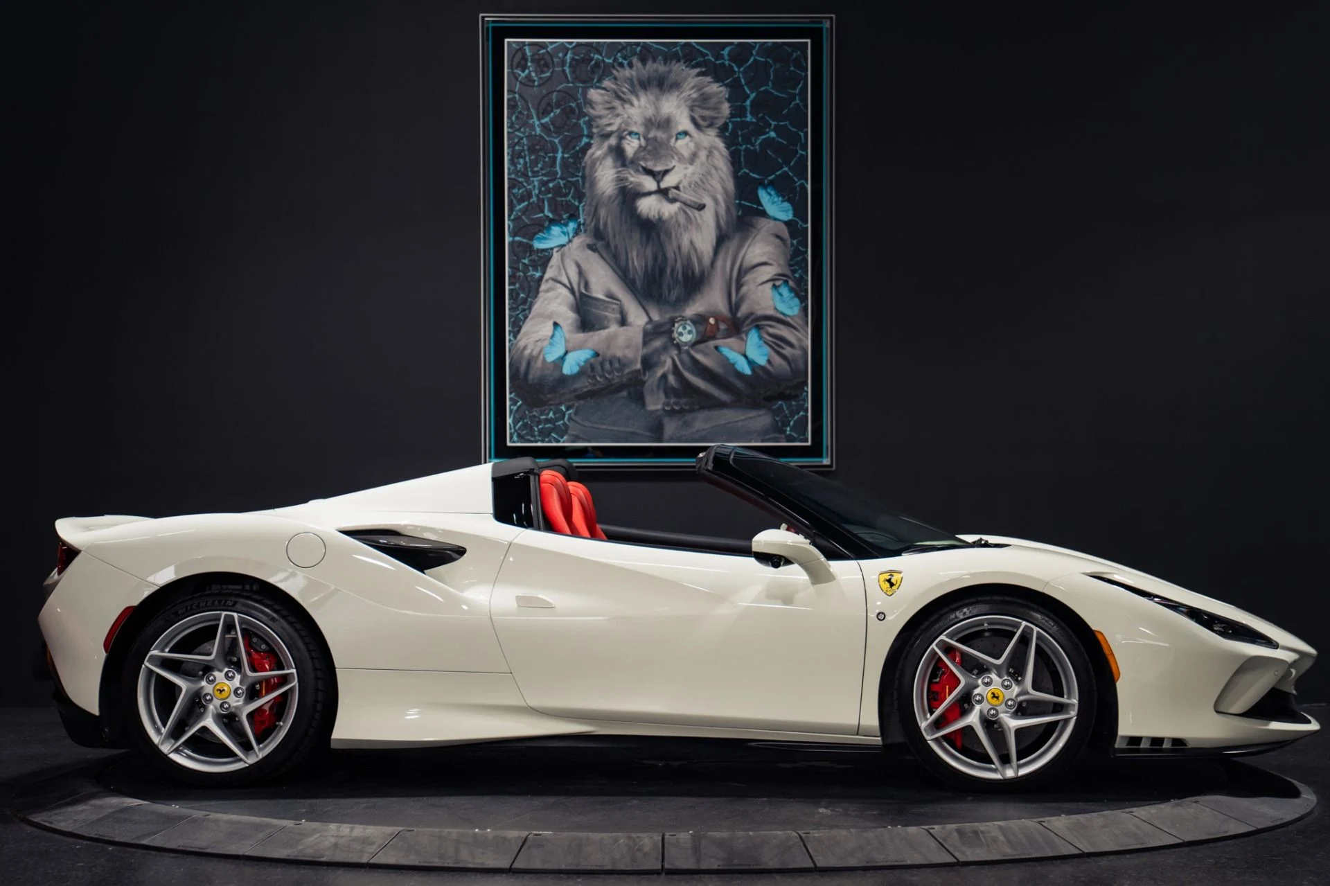 mph046_1130033939_Used_2023_Ferrari_F8_Spider_Passenger_Display_Front_Lift_1786468942_111c6d0005