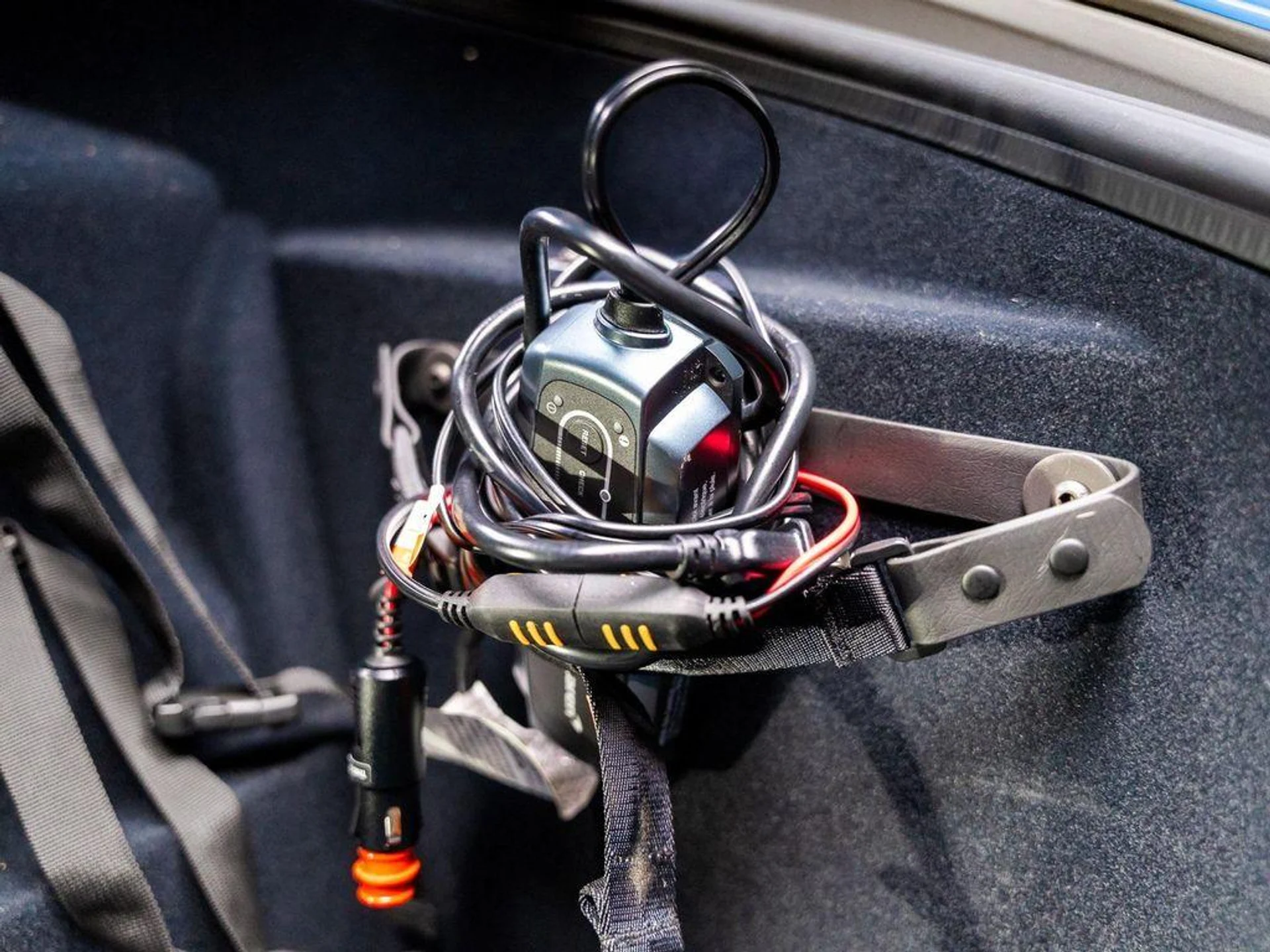 mph046_113423547_ui_WX_9_Xm_9ax_PK_Zc_BW_Let0_XT_0_Oqg_93294bd02f