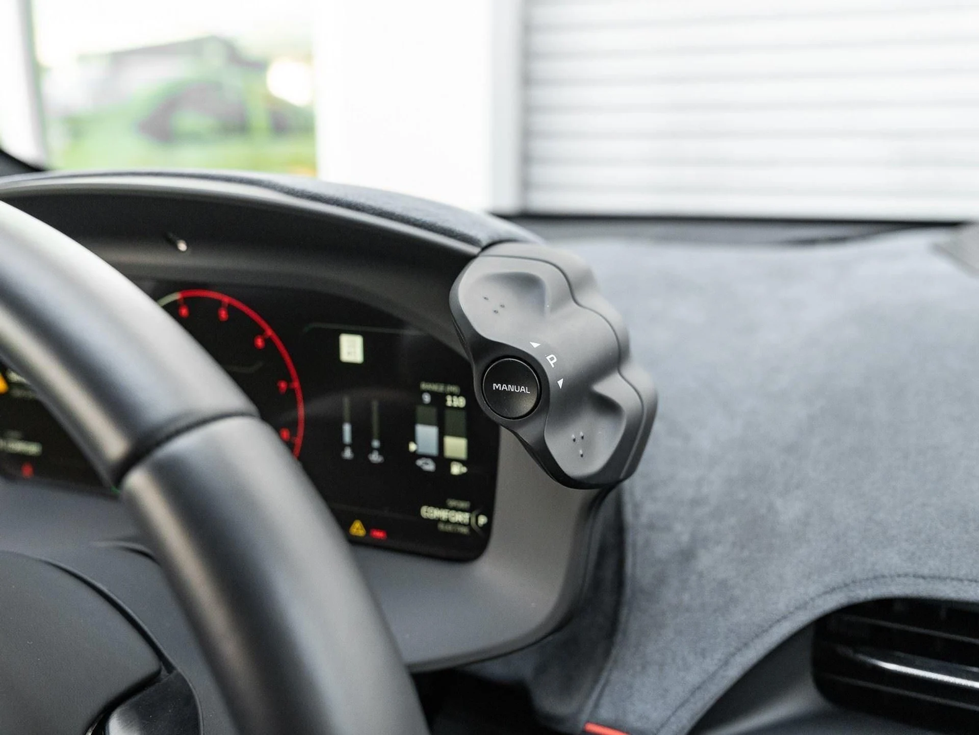 mph046_1137946913_Used_2025_Mc_Laren_Artura_Coupe_1773864522_6b4cb0dc21