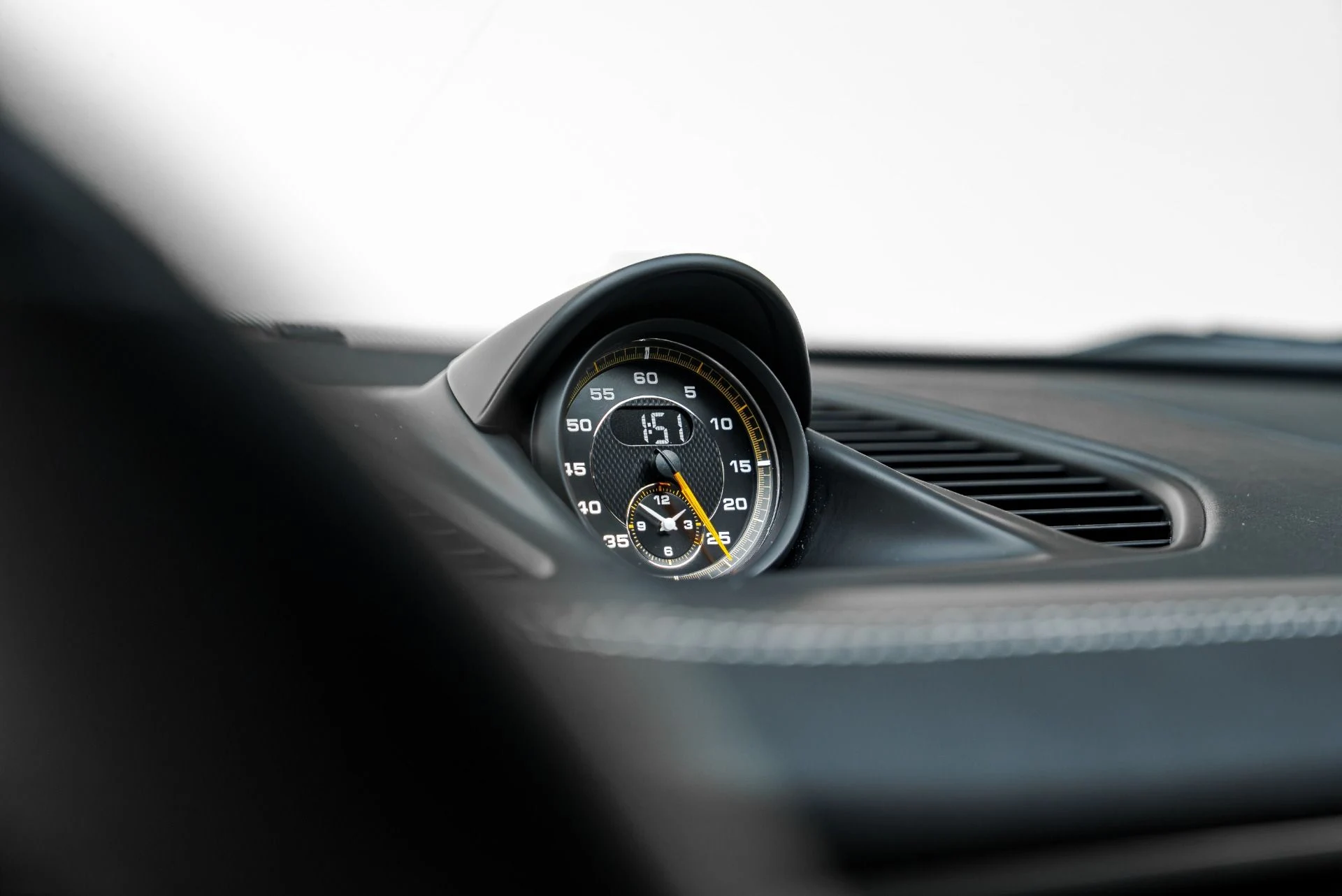 mph046_1150016527_Used_2018_Porsche_911_GT_3_1786143751_0e292f3d5b