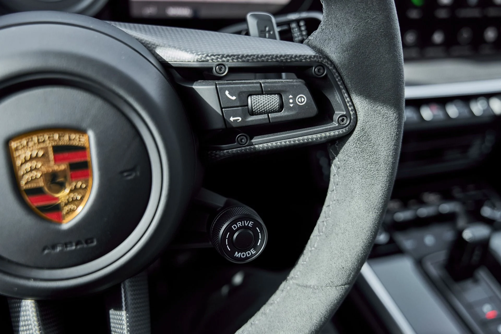 mph046_1168046969_Used_2024_Porsche_911_Turbo_1767745774_c0d7b0297e