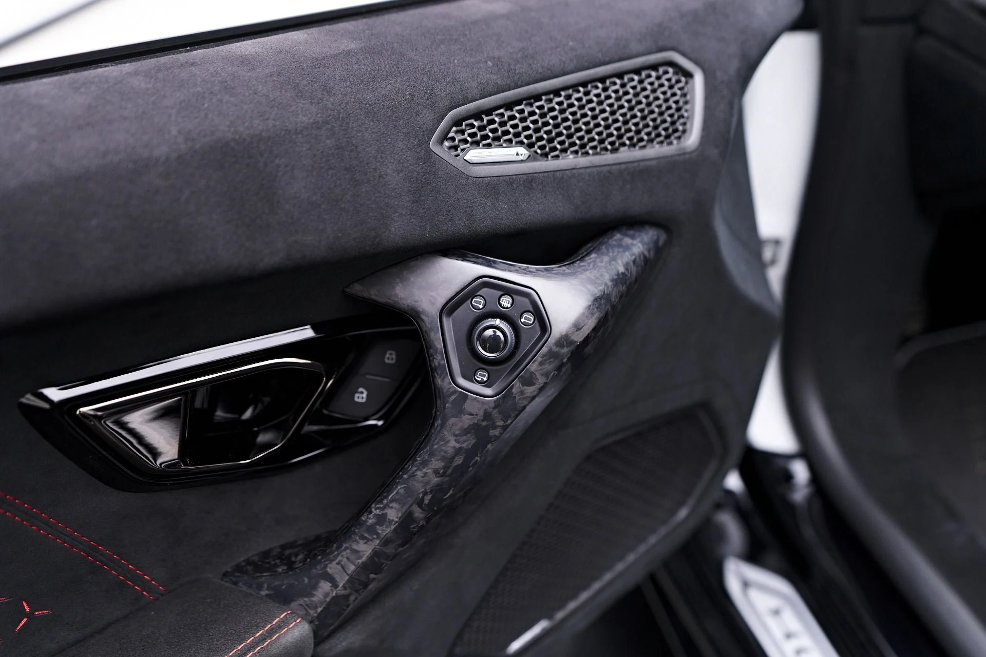 mph046_1177819794_Used_2018_Lamborghini_Huracan_Performante_1754074926_5ca19221c9